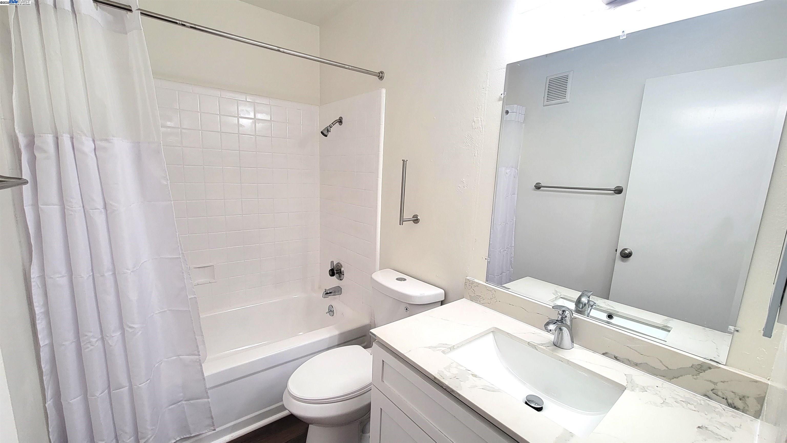 Detail Gallery Image 11 of 37 For 1321 Webster St #D119,  Alameda,  CA 94501 - 2 Beds | 1 Baths