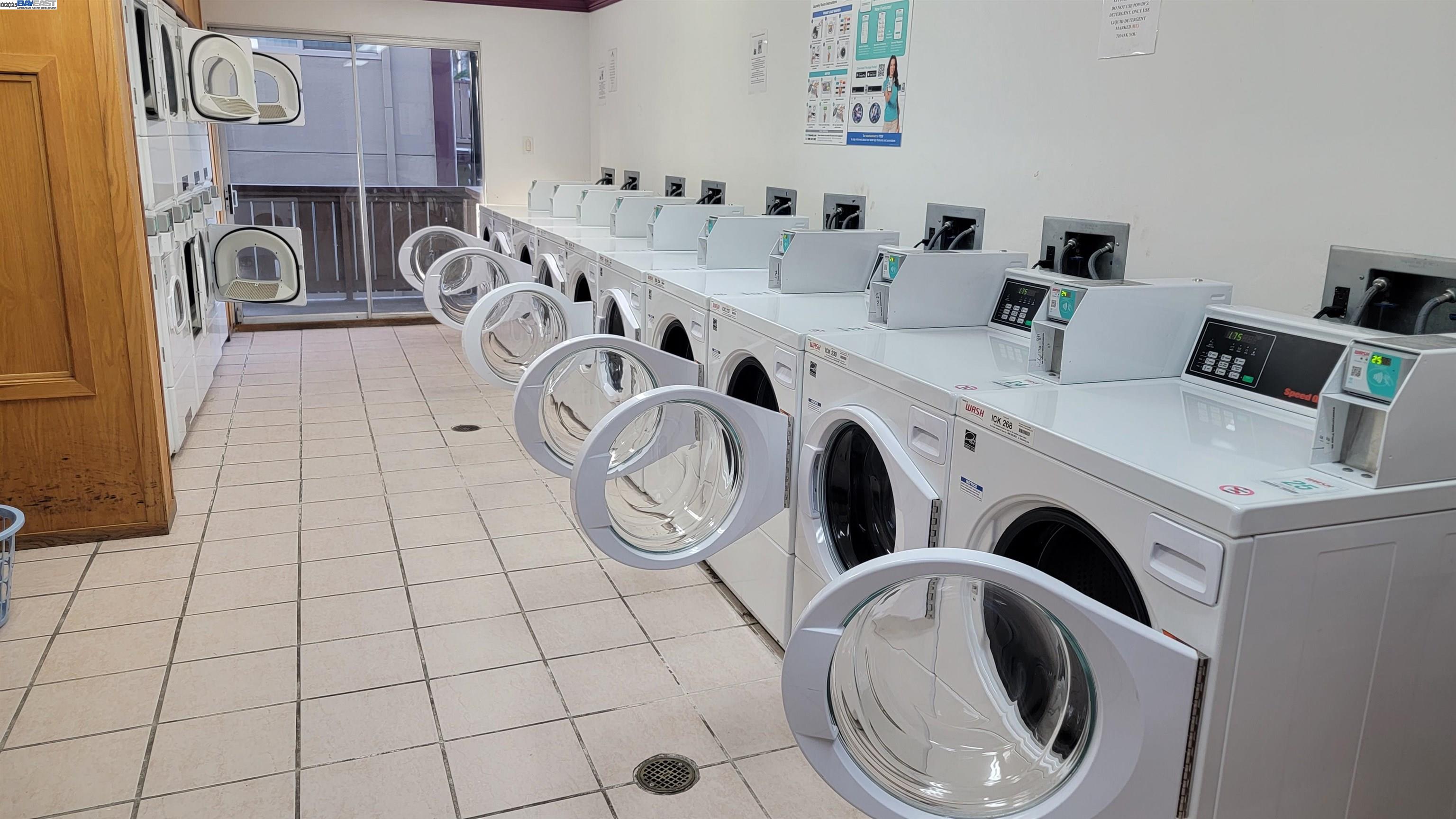 Detail Gallery Image 15 of 38 For 1321 Webster St #D119,  Alameda,  CA 94501 - 2 Beds | 1 Baths