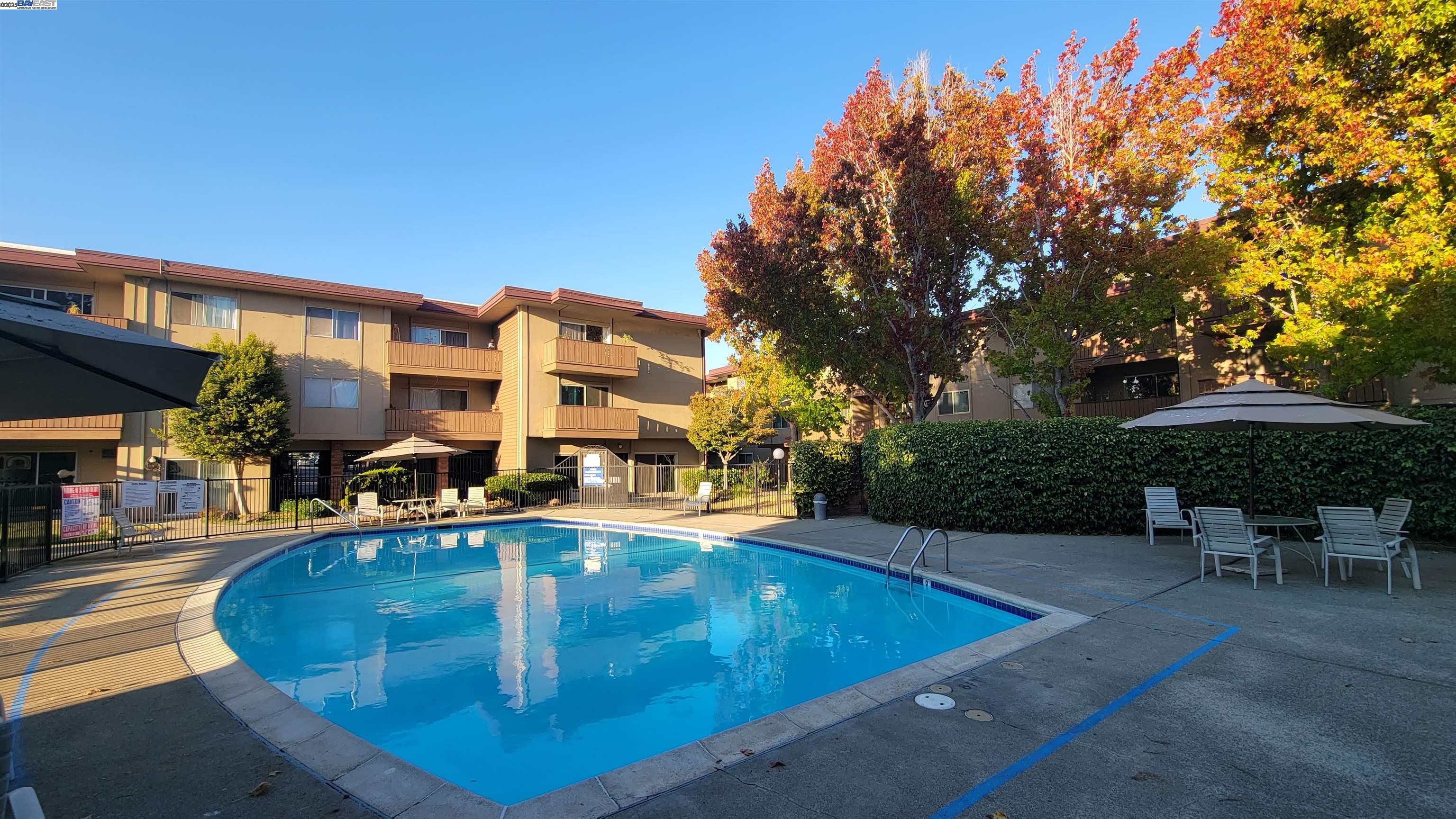 Detail Gallery Image 20 of 37 For 1321 Webster St #D119,  Alameda,  CA 94501 - 2 Beds | 1 Baths