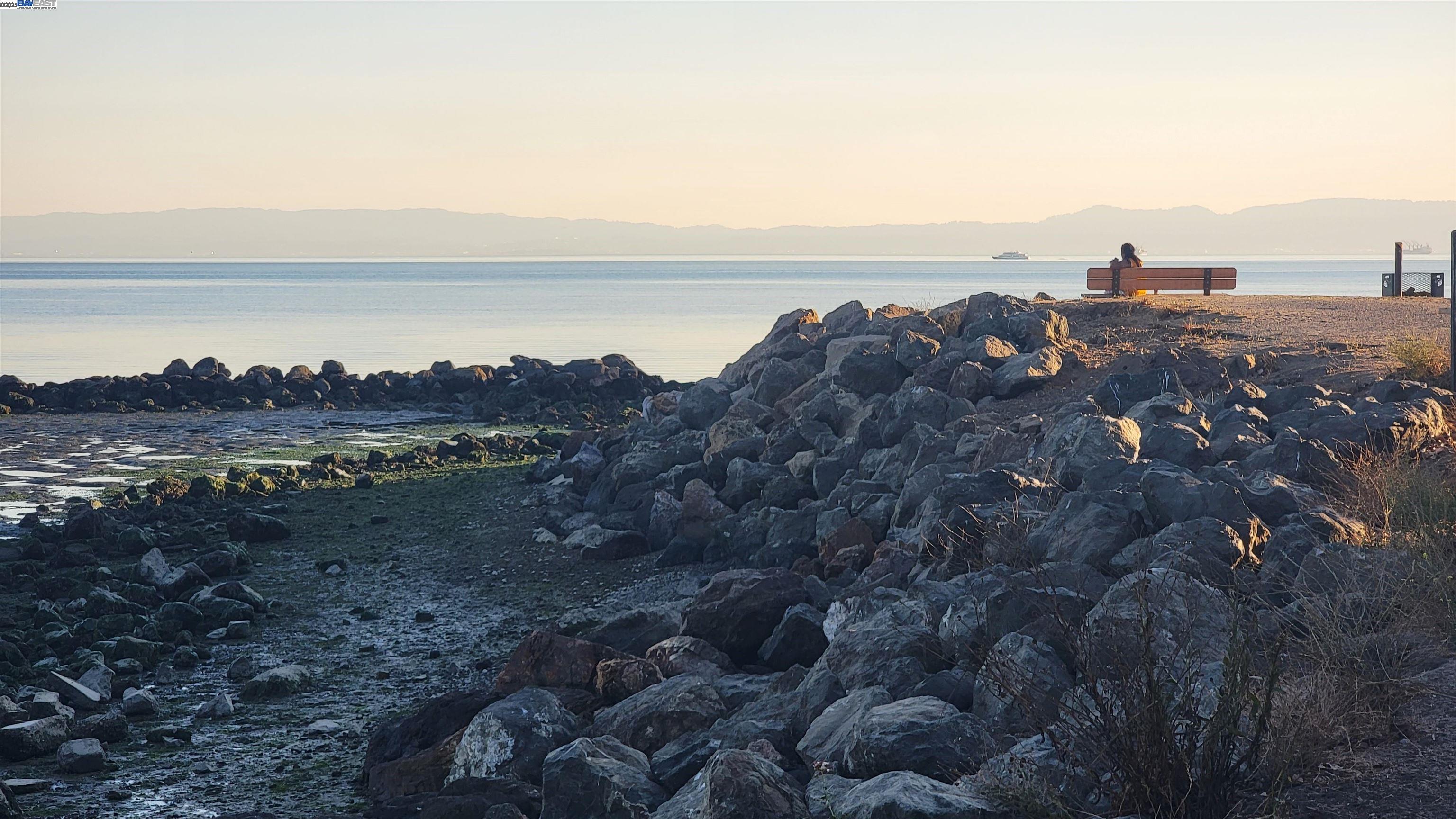 Detail Gallery Image 26 of 37 For 1321 Webster St #D119,  Alameda,  CA 94501 - 2 Beds | 1 Baths