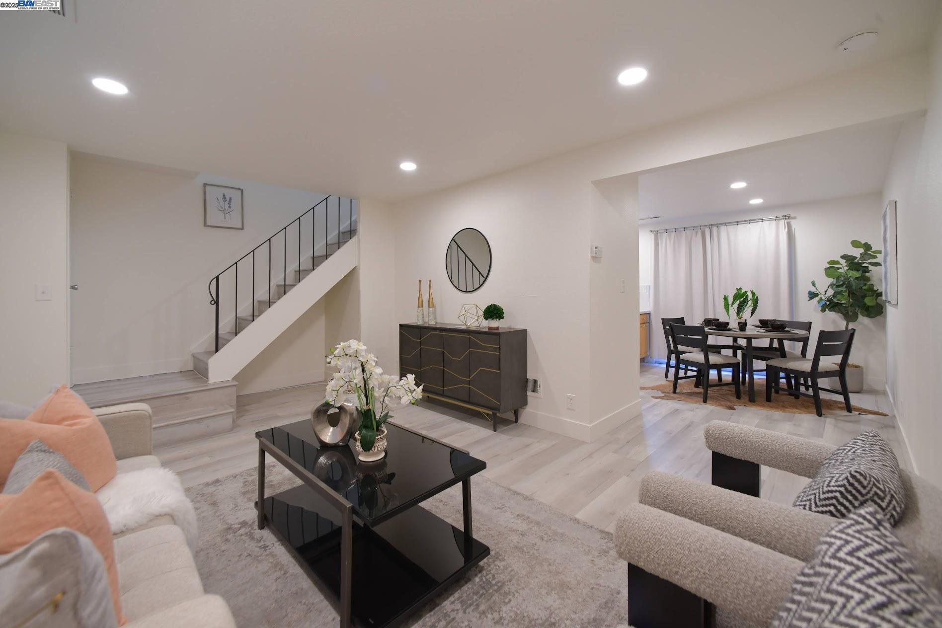 Detail Gallery Image 2 of 24 For 2363 Arf Ave, Hayward,  CA 94545 - 2 Beds | 1/1 Baths