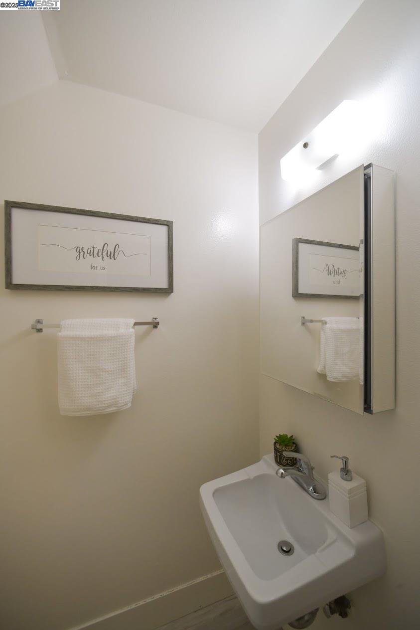 Detail Gallery Image 18 of 24 For 2363 Arf Ave, Hayward,  CA 94545 - 2 Beds | 1/1 Baths