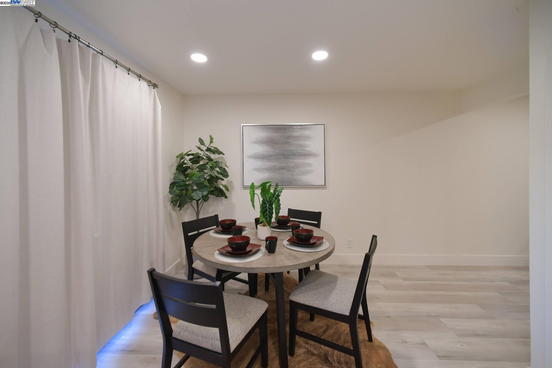 Detail Gallery Image 6 of 24 For 2363 Arf Ave, Hayward,  CA 94545 - 2 Beds | 1/1 Baths