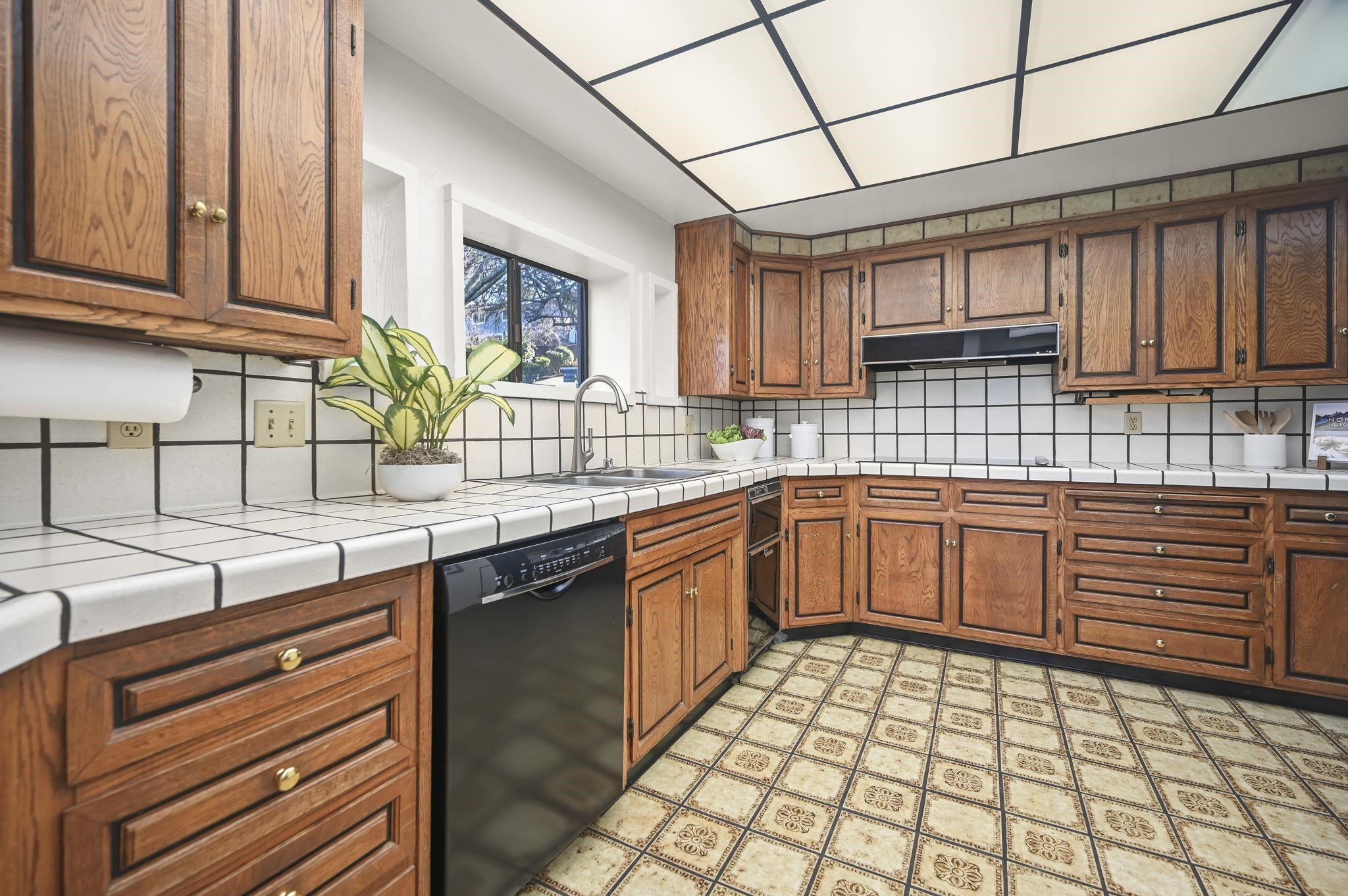 Detail Gallery Image 13 of 57 For 3912 Quail Ridge Rd, Lafayette,  CA 94549-2914 - 5 Beds | 3 Baths