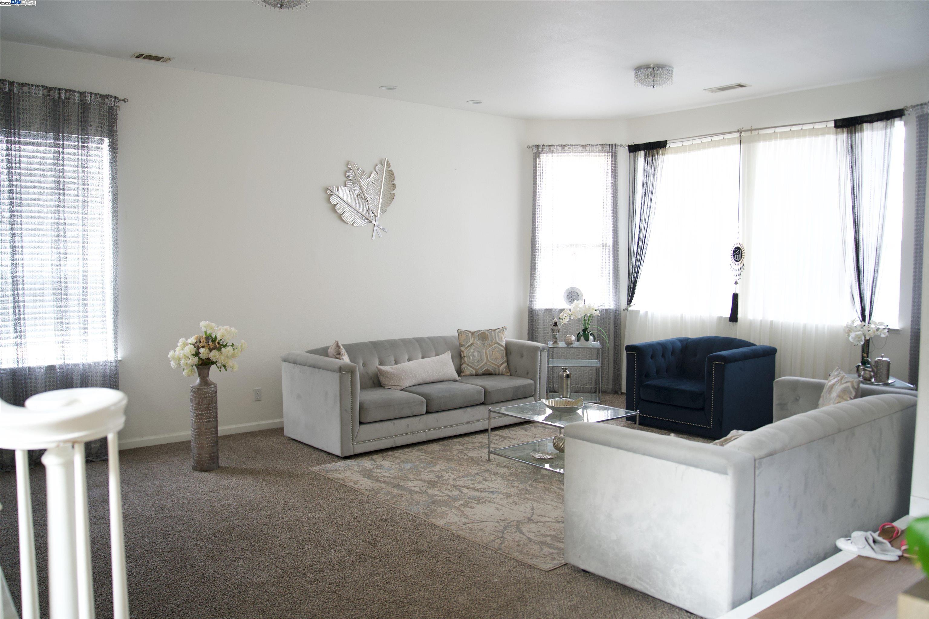 Detail Gallery Image 2 of 10 For 1233 Plaza Ct, Tracy,  CA 95377 - 5 Beds | 3 Baths