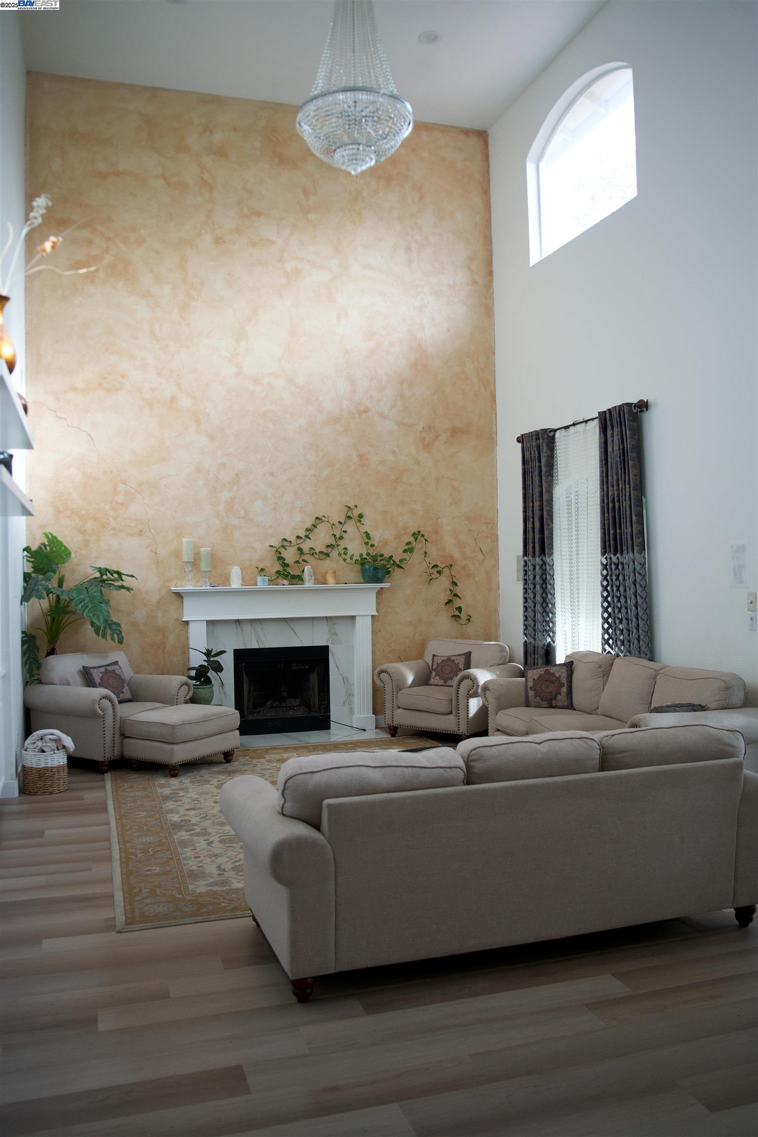 Detail Gallery Image 4 of 10 For 1233 Plaza Ct, Tracy,  CA 95377 - 5 Beds | 3 Baths