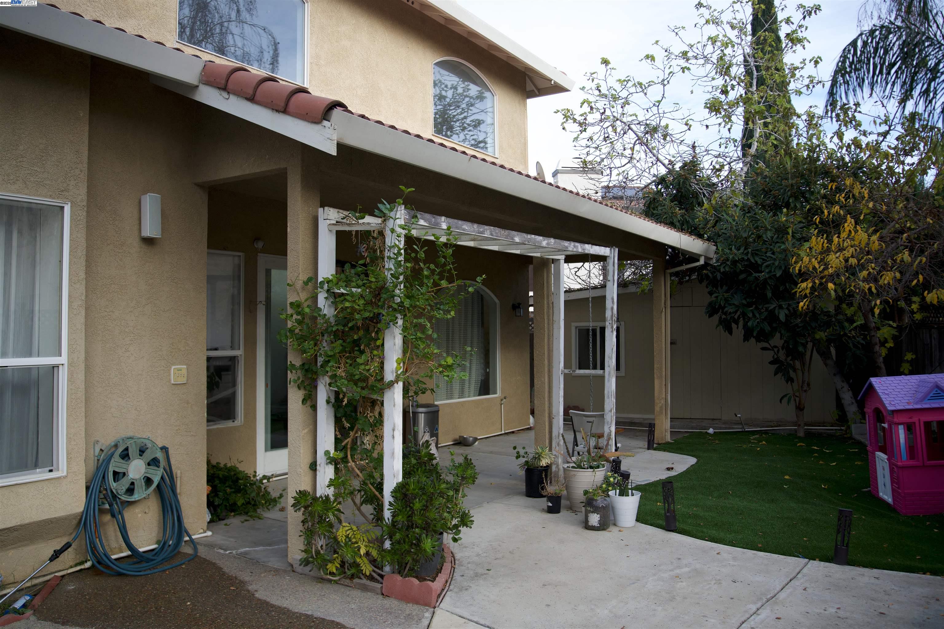 Detail Gallery Image 8 of 27 For 1233 Plaza Ct, Tracy,  CA 95377 - 5 Beds | 3 Baths