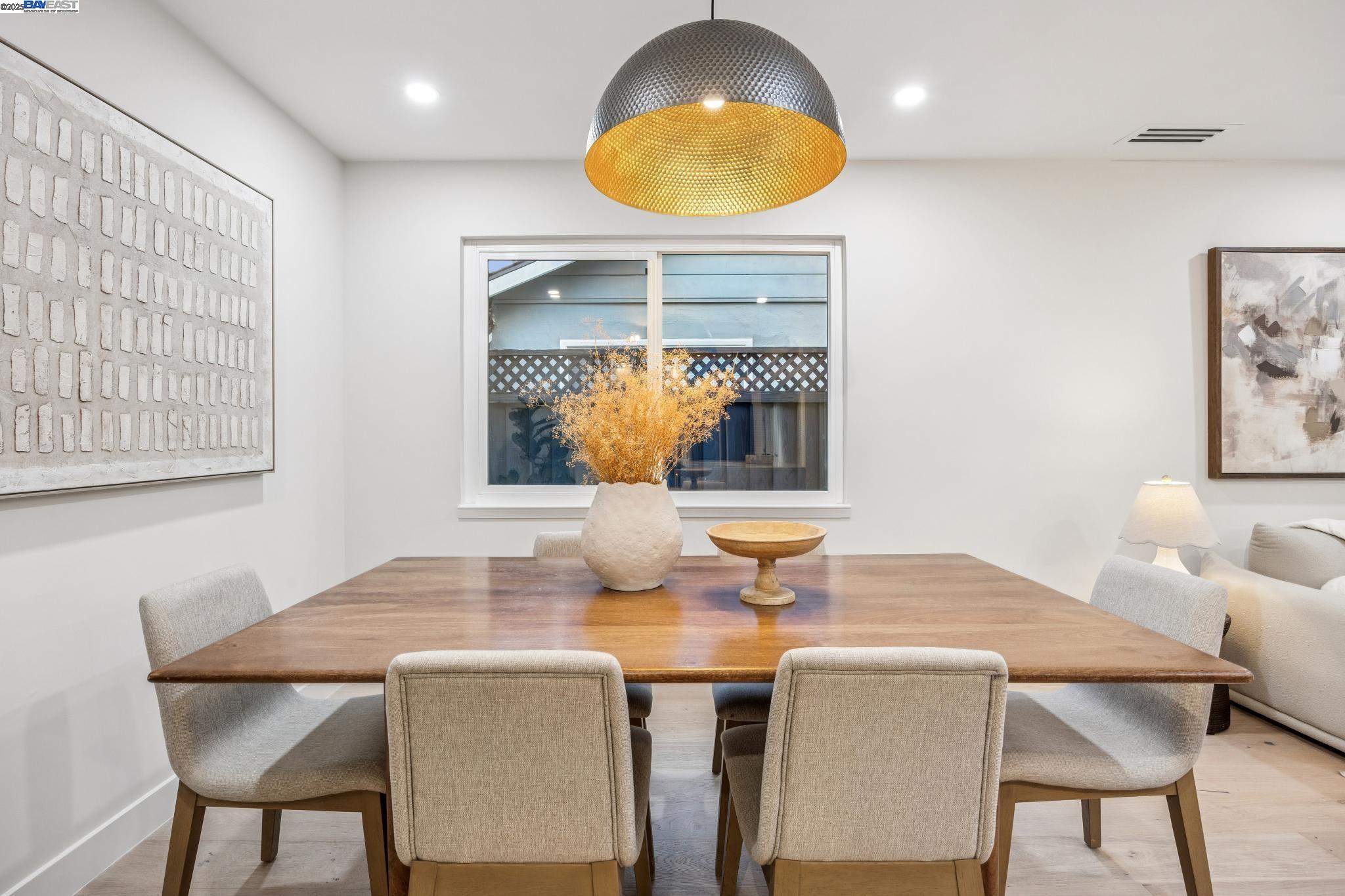 Detail Gallery Image 15 of 57 For 10777 W Estates Dr, Cupertino,  CA 95014 - 3 Beds | 3 Baths