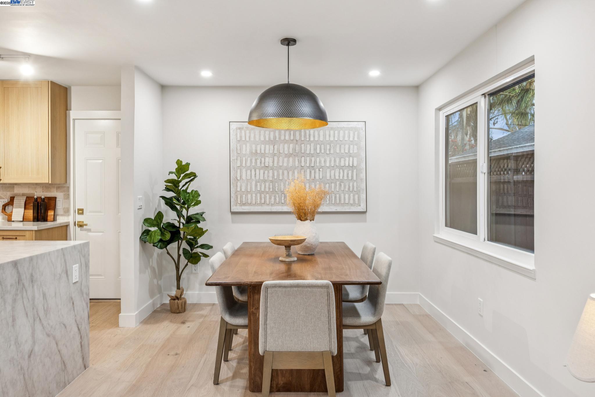 Detail Gallery Image 16 of 57 For 10777 W Estates Dr, Cupertino,  CA 95014 - 3 Beds | 3 Baths