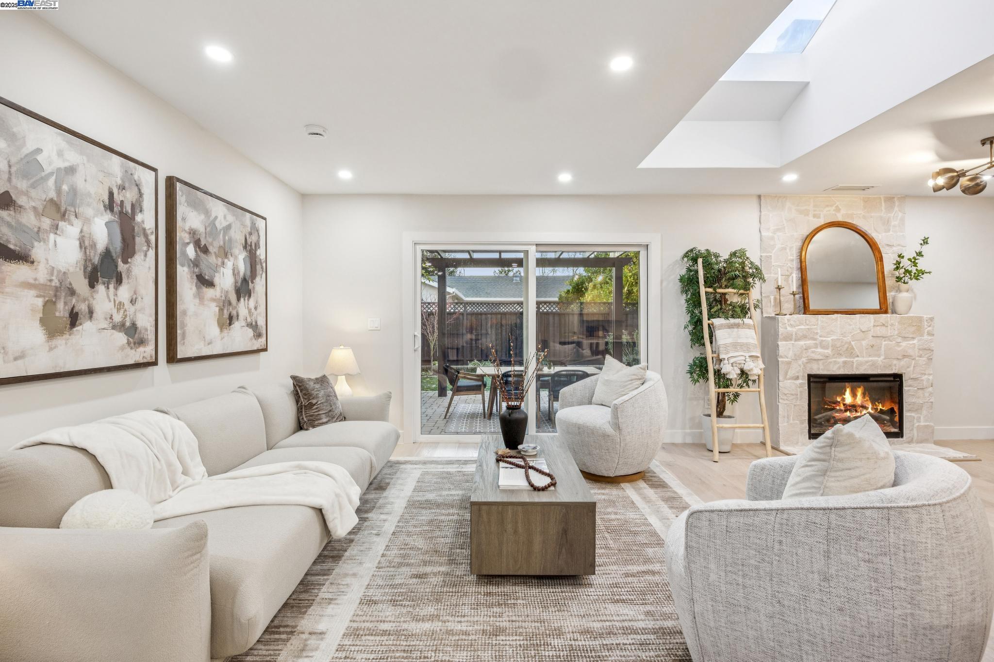 Detail Gallery Image 21 of 57 For 10777 W Estates Dr, Cupertino,  CA 95014 - 3 Beds | 3 Baths