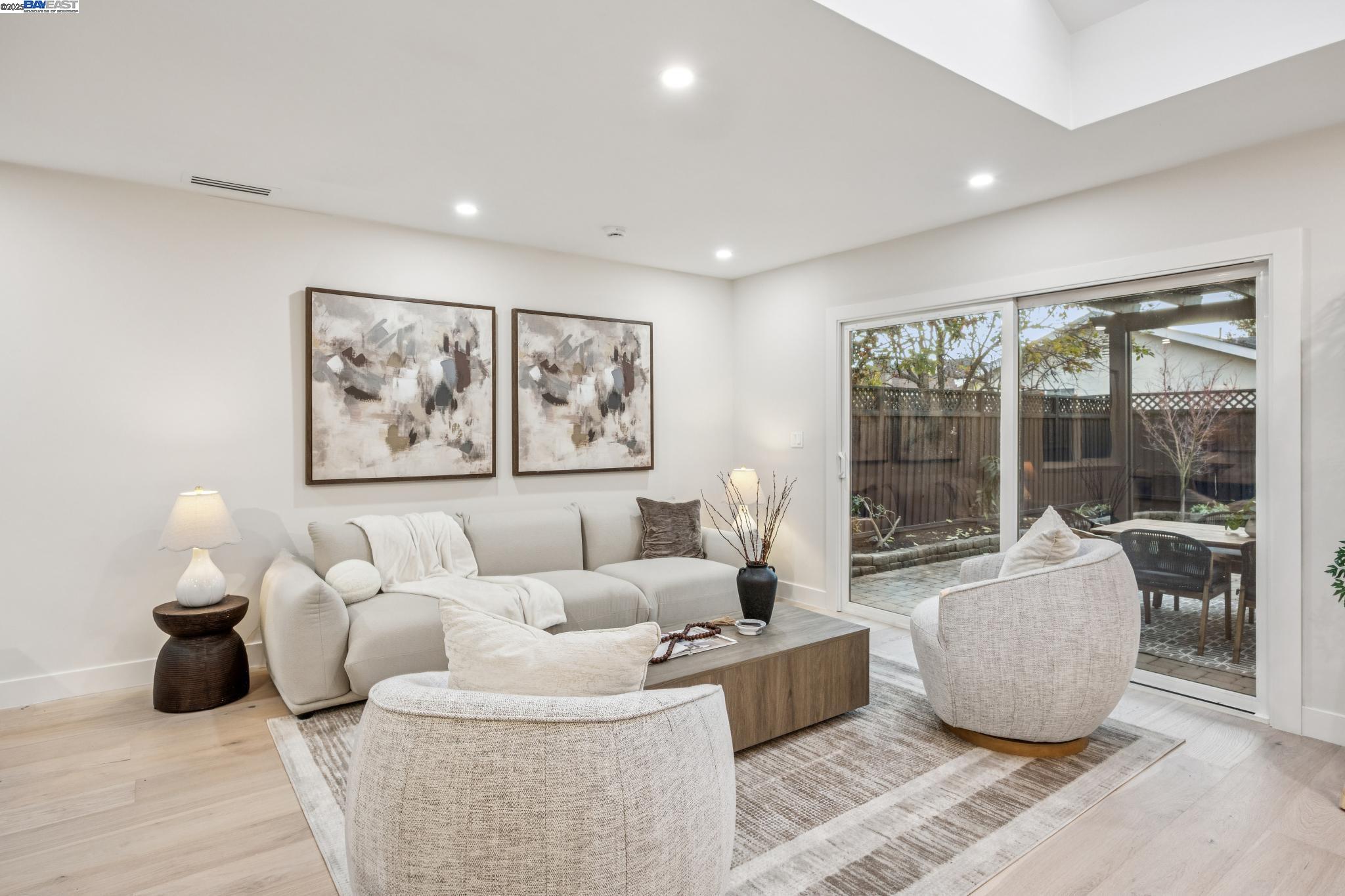 Detail Gallery Image 22 of 57 For 10777 W Estates Dr, Cupertino,  CA 95014 - 3 Beds | 3 Baths