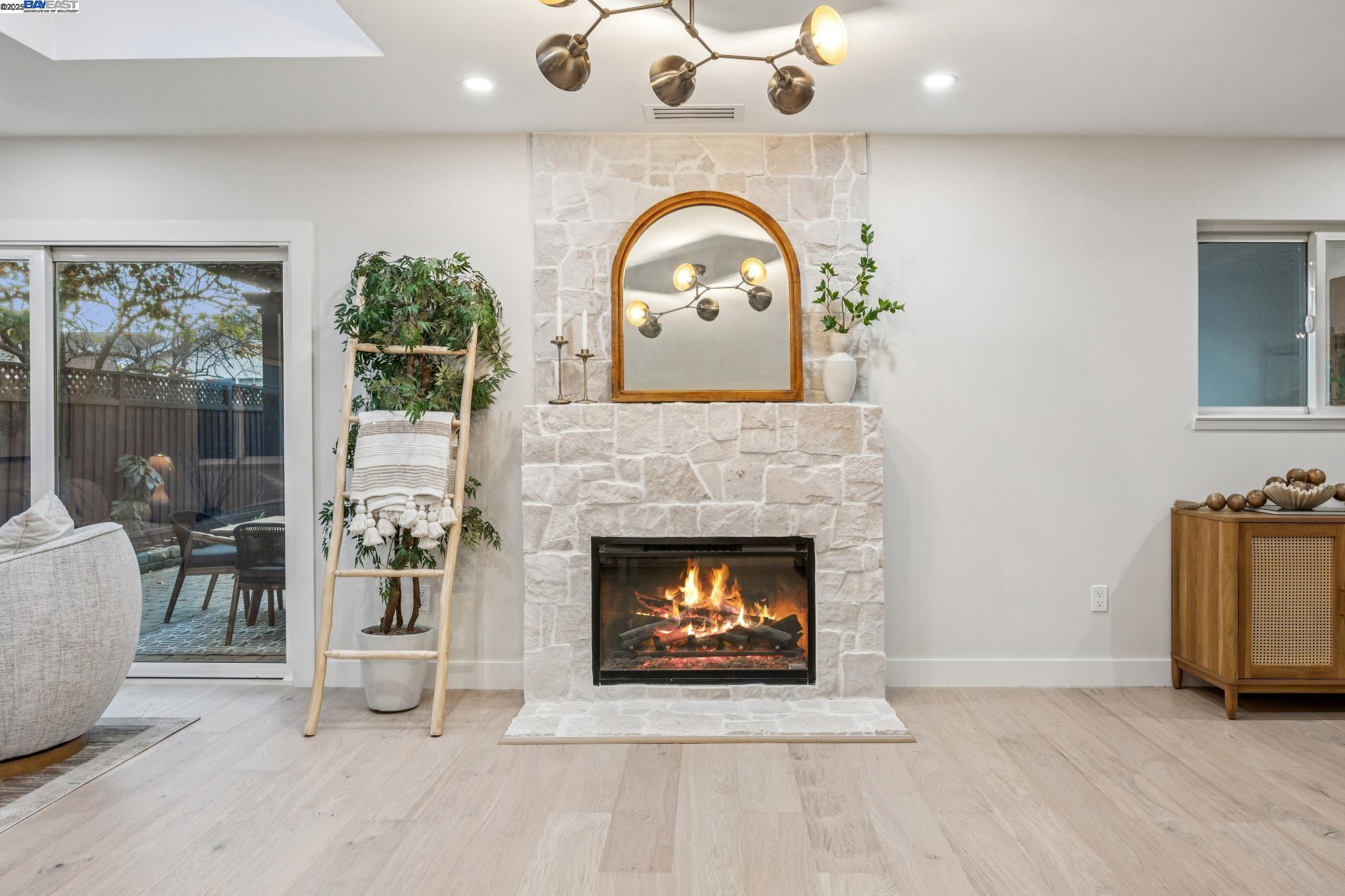 Detail Gallery Image 25 of 57 For 10777 W Estates Dr, Cupertino,  CA 95014 - 3 Beds | 3 Baths