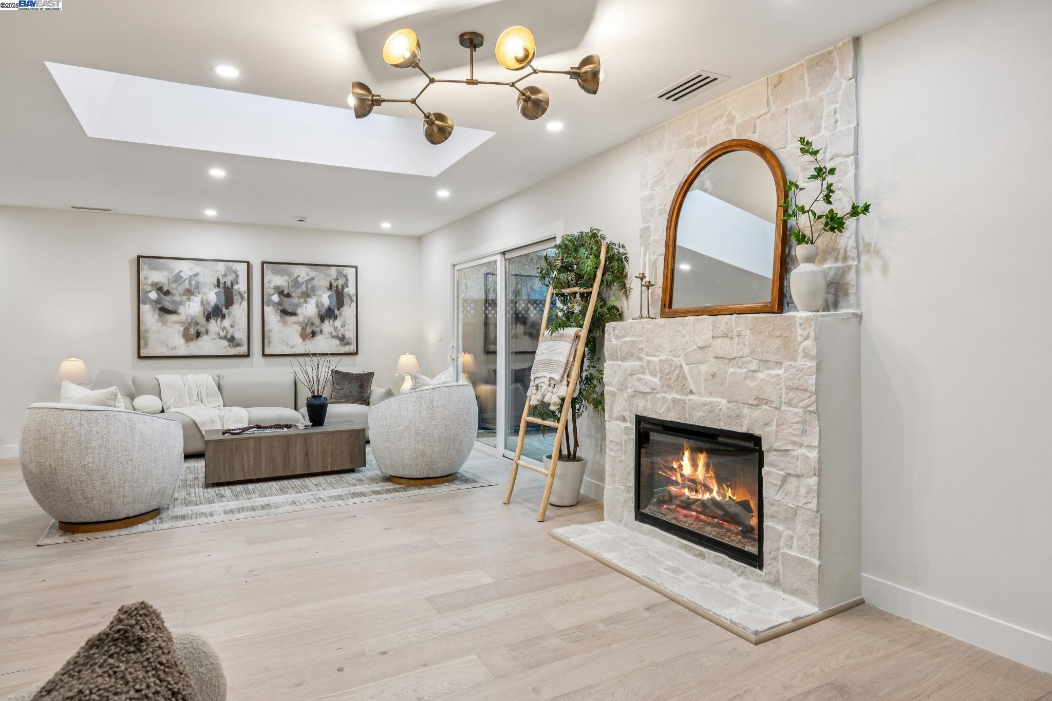 Detail Gallery Image 27 of 57 For 10777 W Estates Dr, Cupertino,  CA 95014 - 3 Beds | 3 Baths