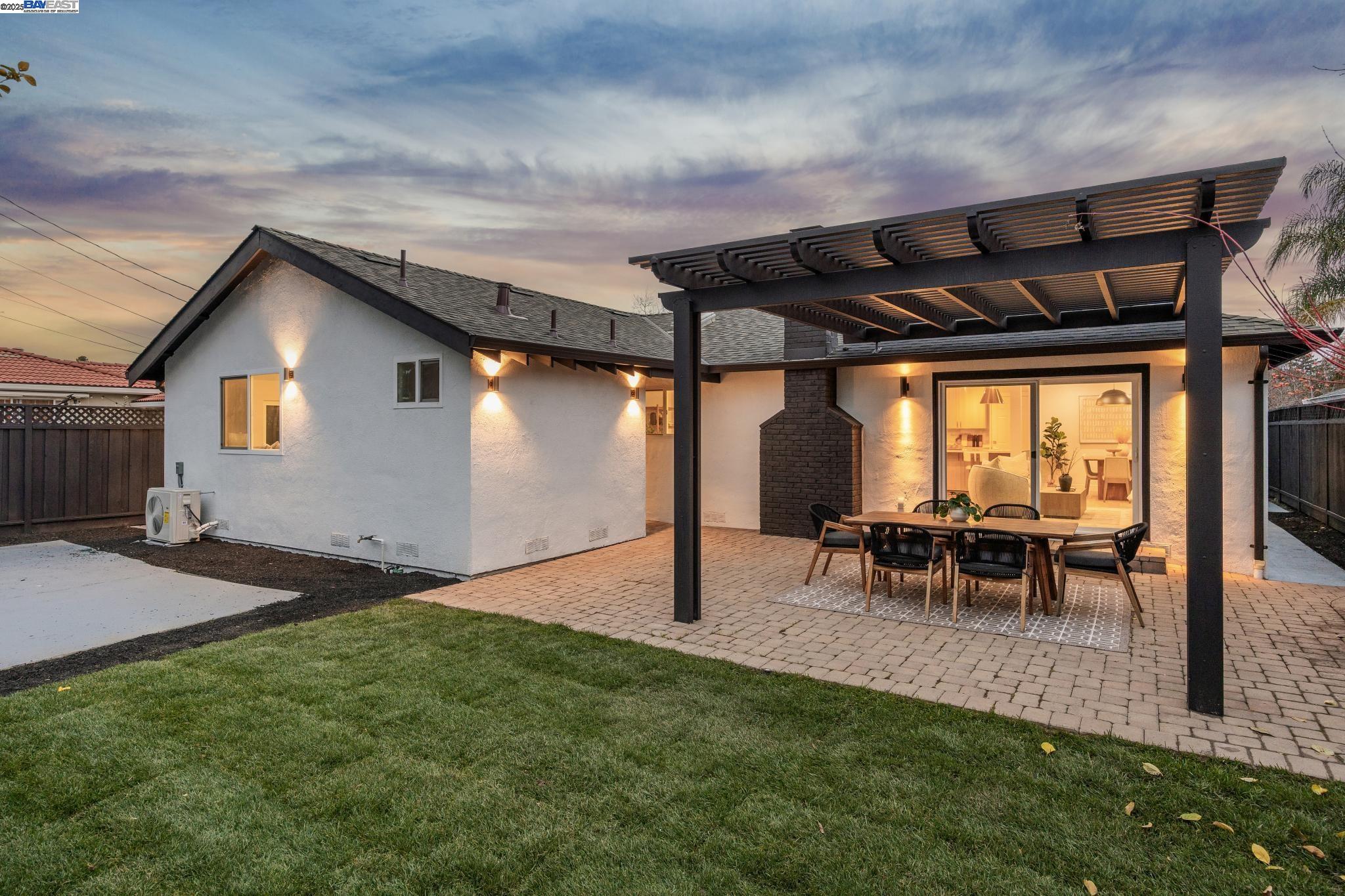 Detail Gallery Image 44 of 57 For 10777 W Estates Dr, Cupertino,  CA 95014 - 3 Beds | 3 Baths