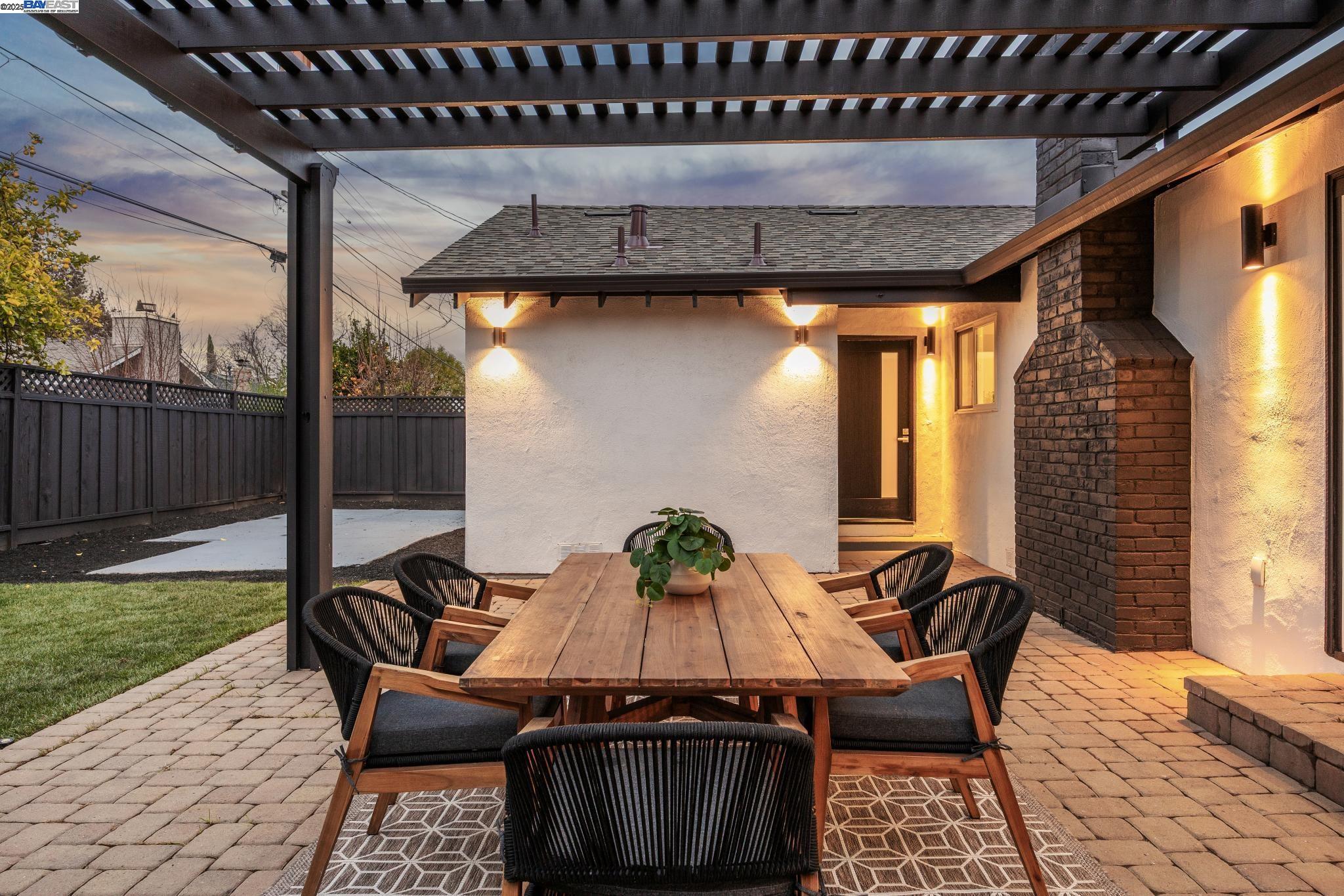 Detail Gallery Image 45 of 57 For 10777 W Estates Dr, Cupertino,  CA 95014 - 3 Beds | 3 Baths