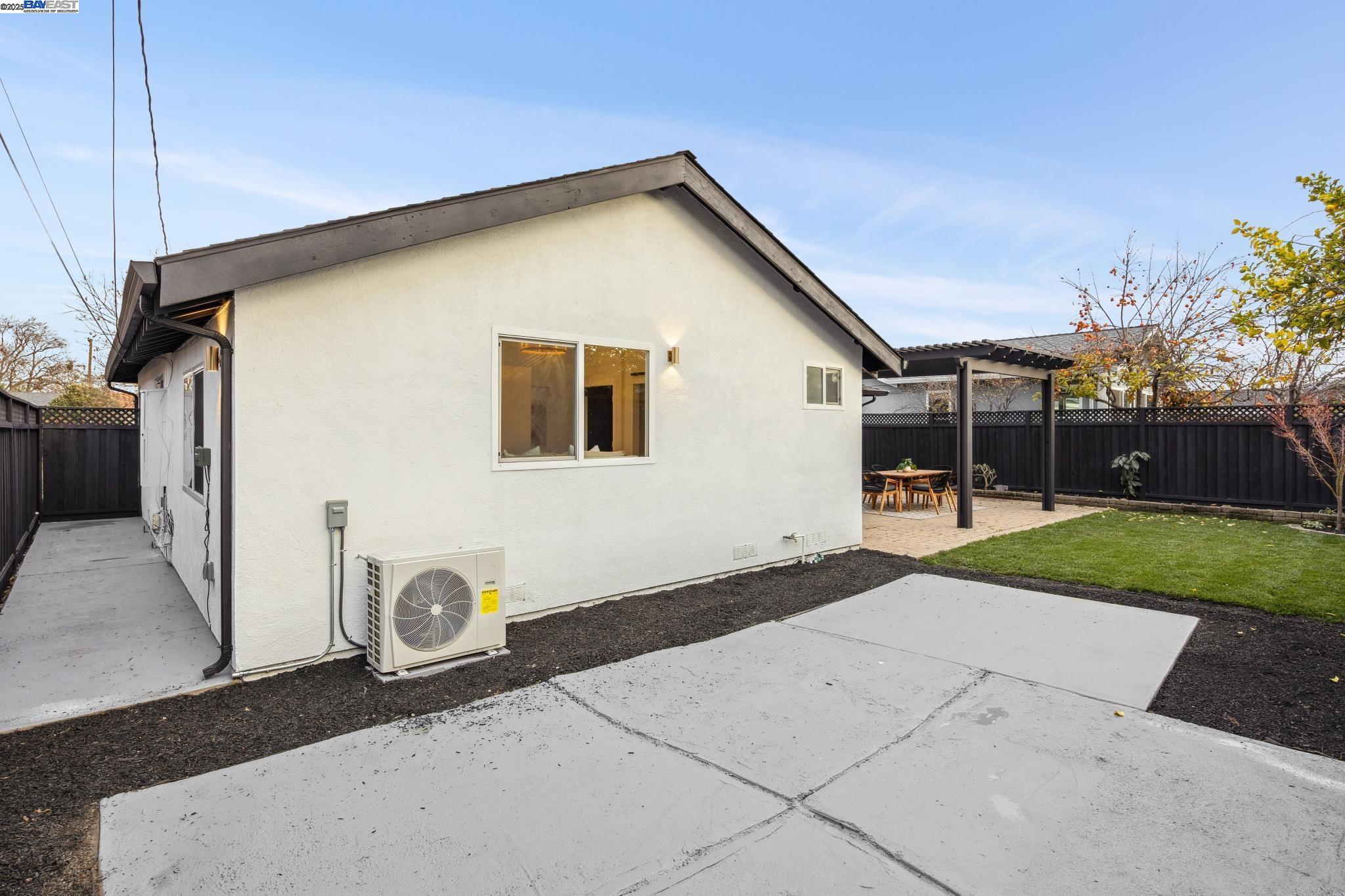 Detail Gallery Image 48 of 57 For 10777 W Estates Dr, Cupertino,  CA 95014 - 3 Beds | 3 Baths