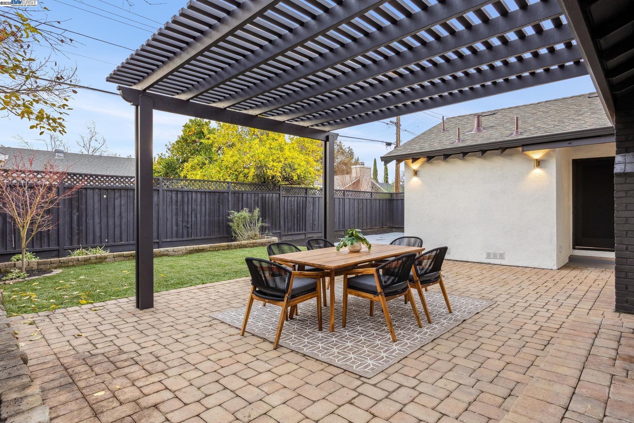 Detail Gallery Image 50 of 57 For 10777 W Estates Dr, Cupertino,  CA 95014 - 3 Beds | 3 Baths