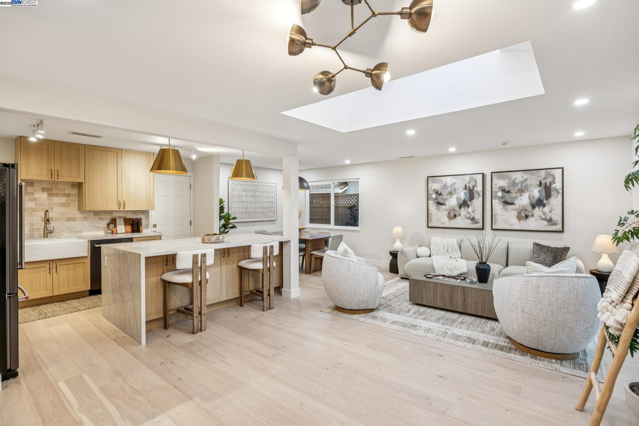 Detail Gallery Image 6 of 57 For 10777 W Estates Dr, Cupertino,  CA 95014 - 3 Beds | 3 Baths