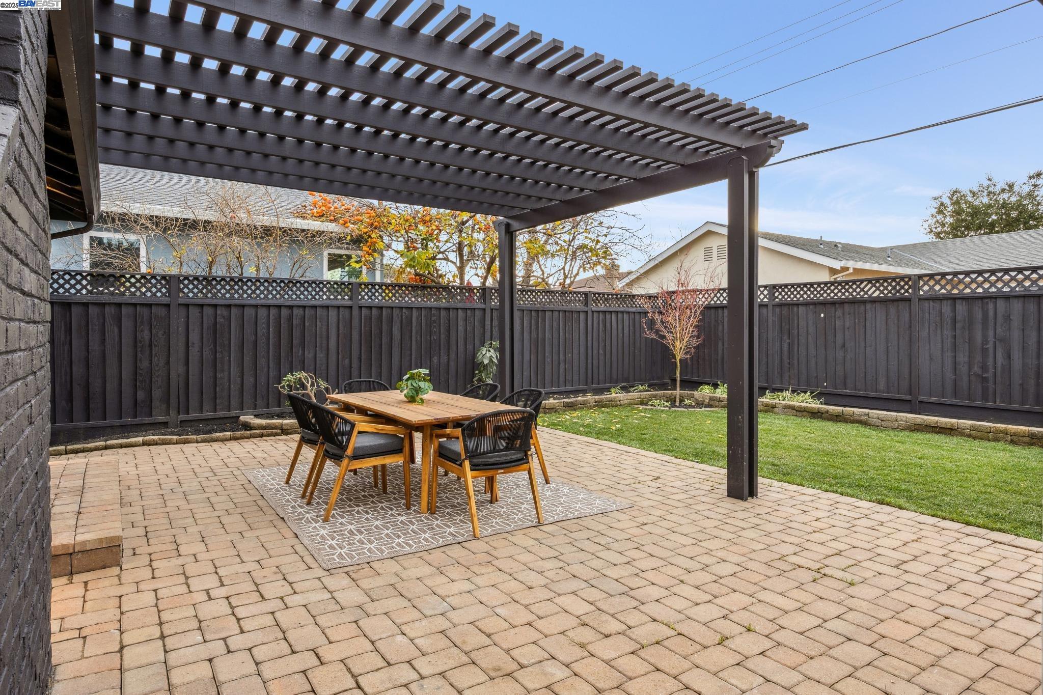 Detail Gallery Image 51 of 57 For 10777 W Estates Dr, Cupertino,  CA 95014 - 3 Beds | 3 Baths