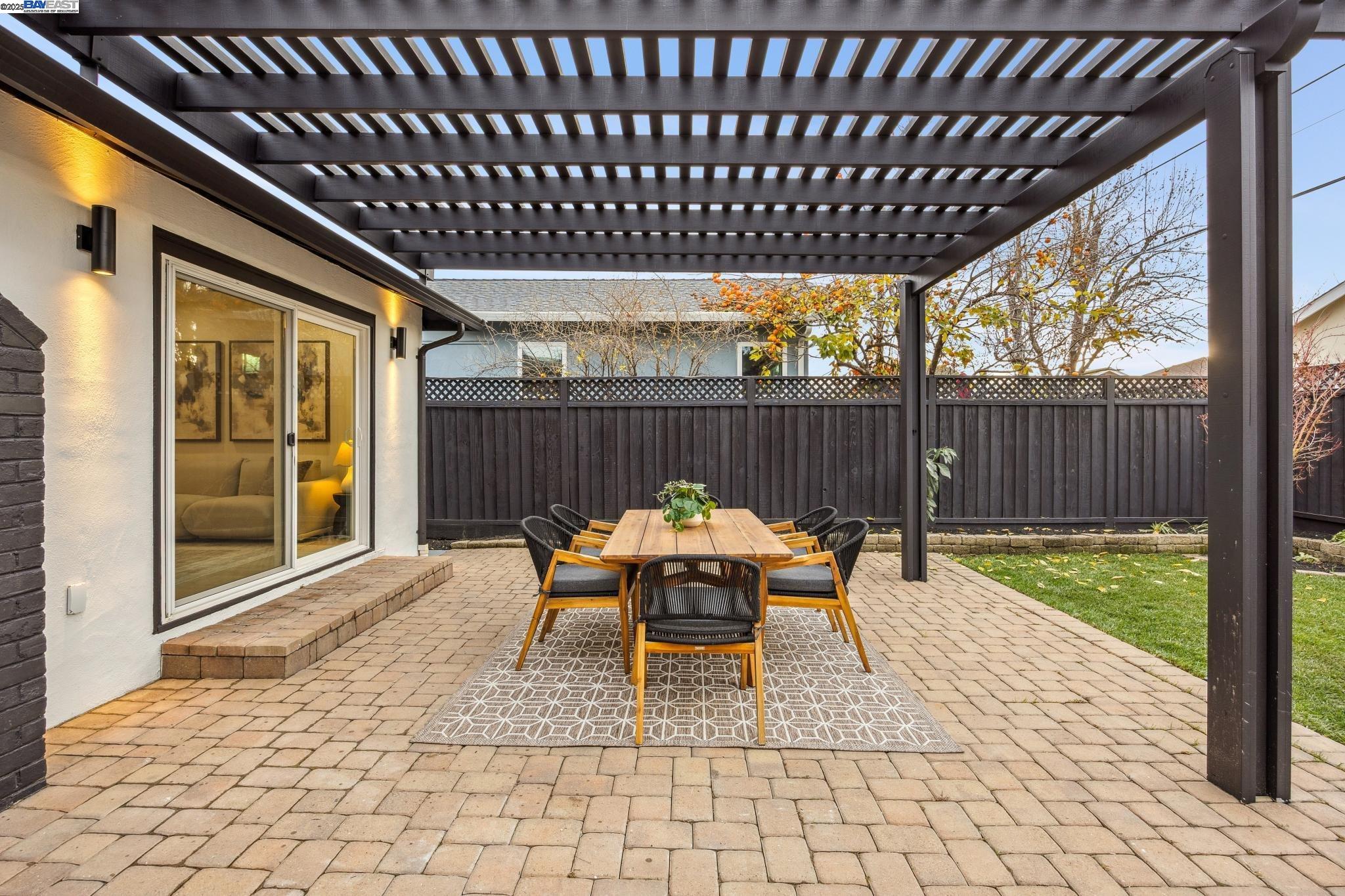 Detail Gallery Image 52 of 57 For 10777 W Estates Dr, Cupertino,  CA 95014 - 3 Beds | 3 Baths