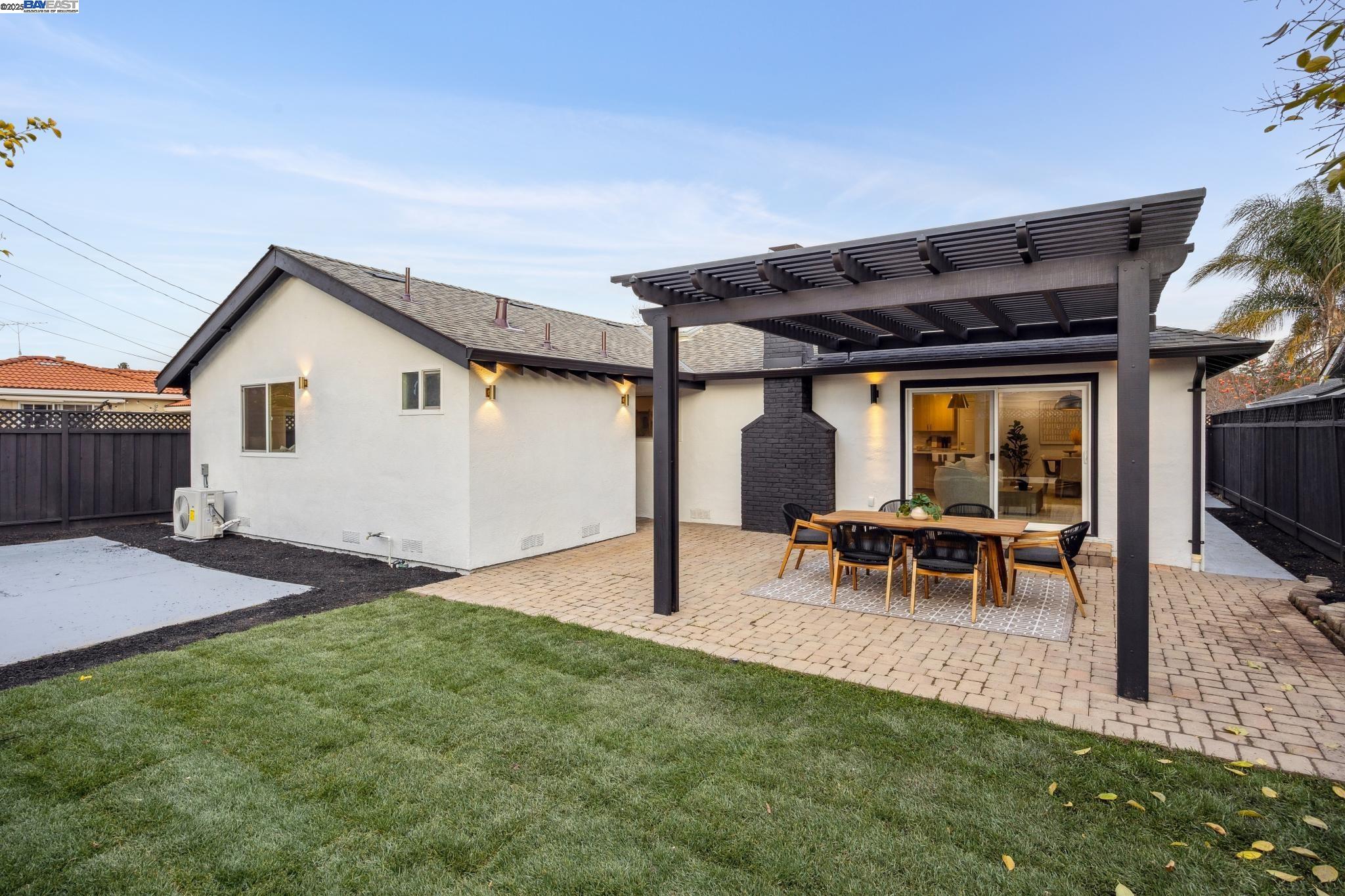 Detail Gallery Image 53 of 57 For 10777 W Estates Dr, Cupertino,  CA 95014 - 3 Beds | 3 Baths