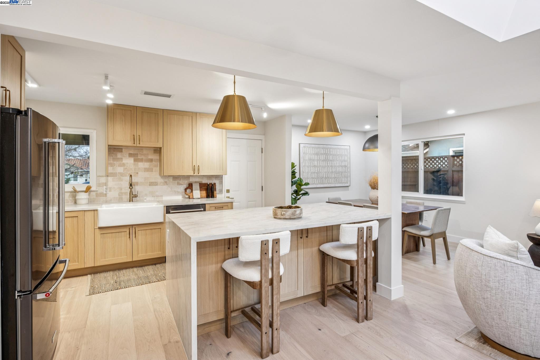 Detail Gallery Image 7 of 57 For 10777 W Estates Dr, Cupertino,  CA 95014 - 3 Beds | 3 Baths