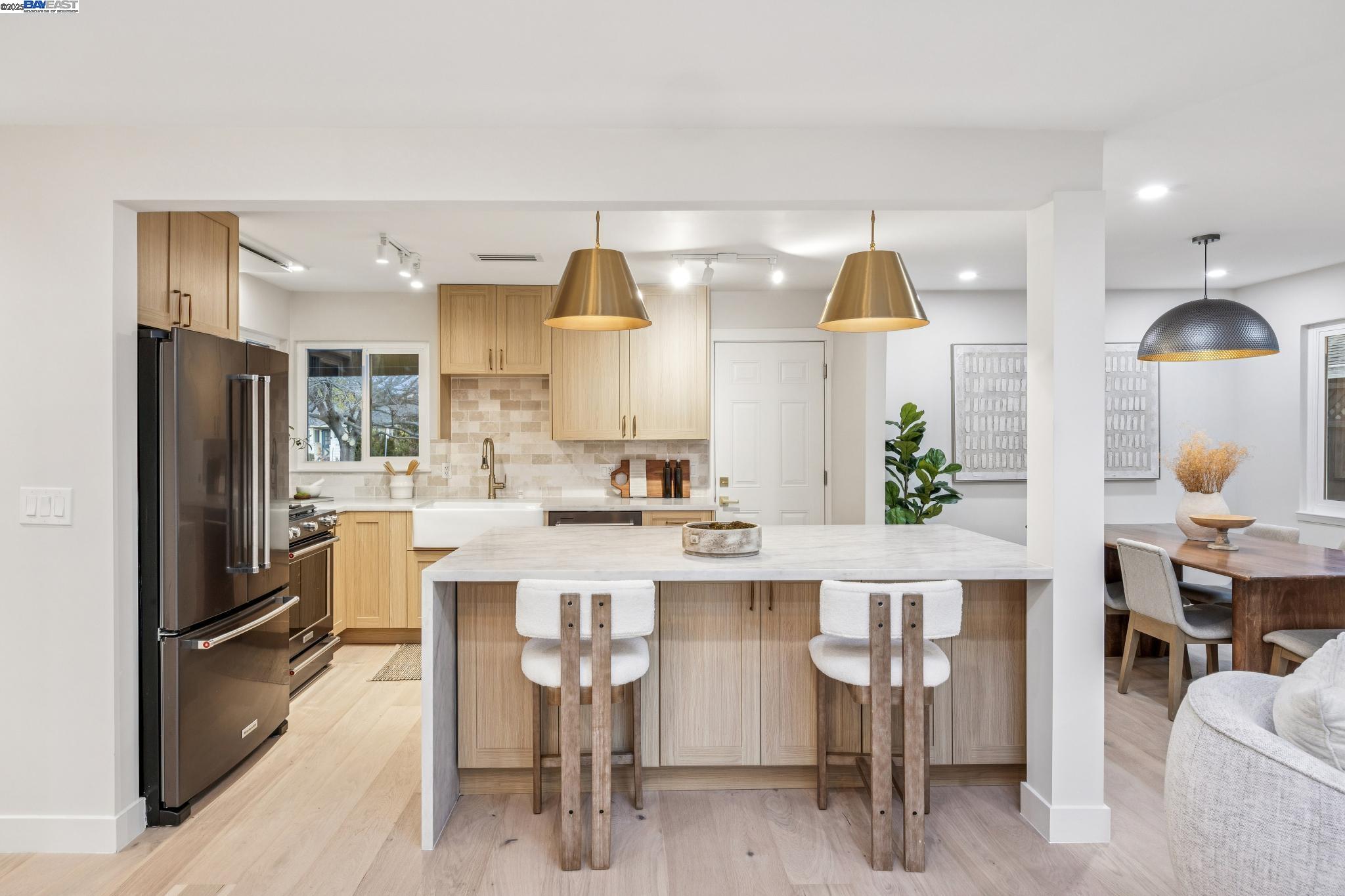 Detail Gallery Image 8 of 57 For 10777 W Estates Dr, Cupertino,  CA 95014 - 3 Beds | 3 Baths