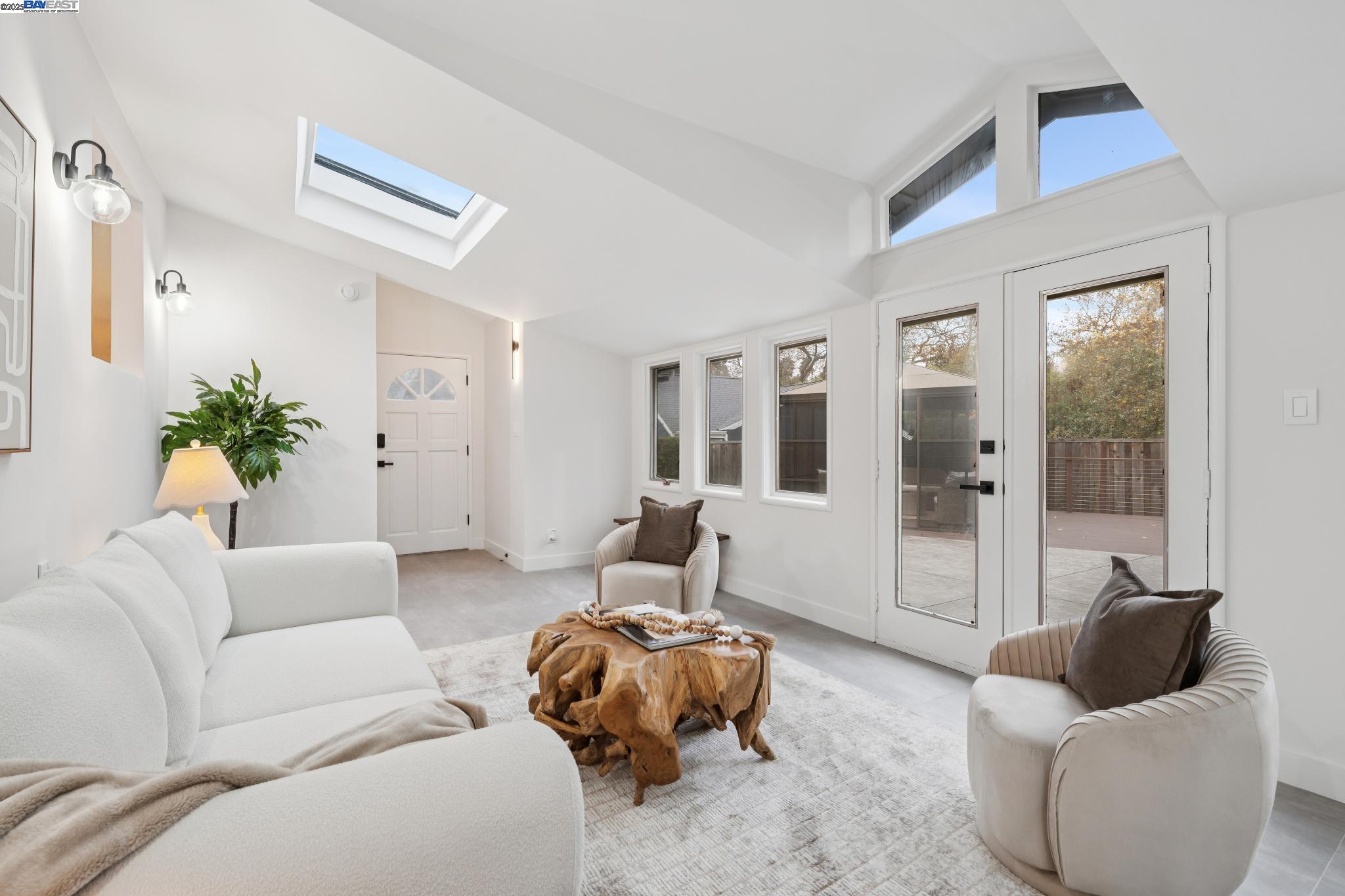 Detail Gallery Image 10 of 60 For 41 Bonita Ct, Walnut Creek,  CA 94595 - 4 Beds | 3 Baths