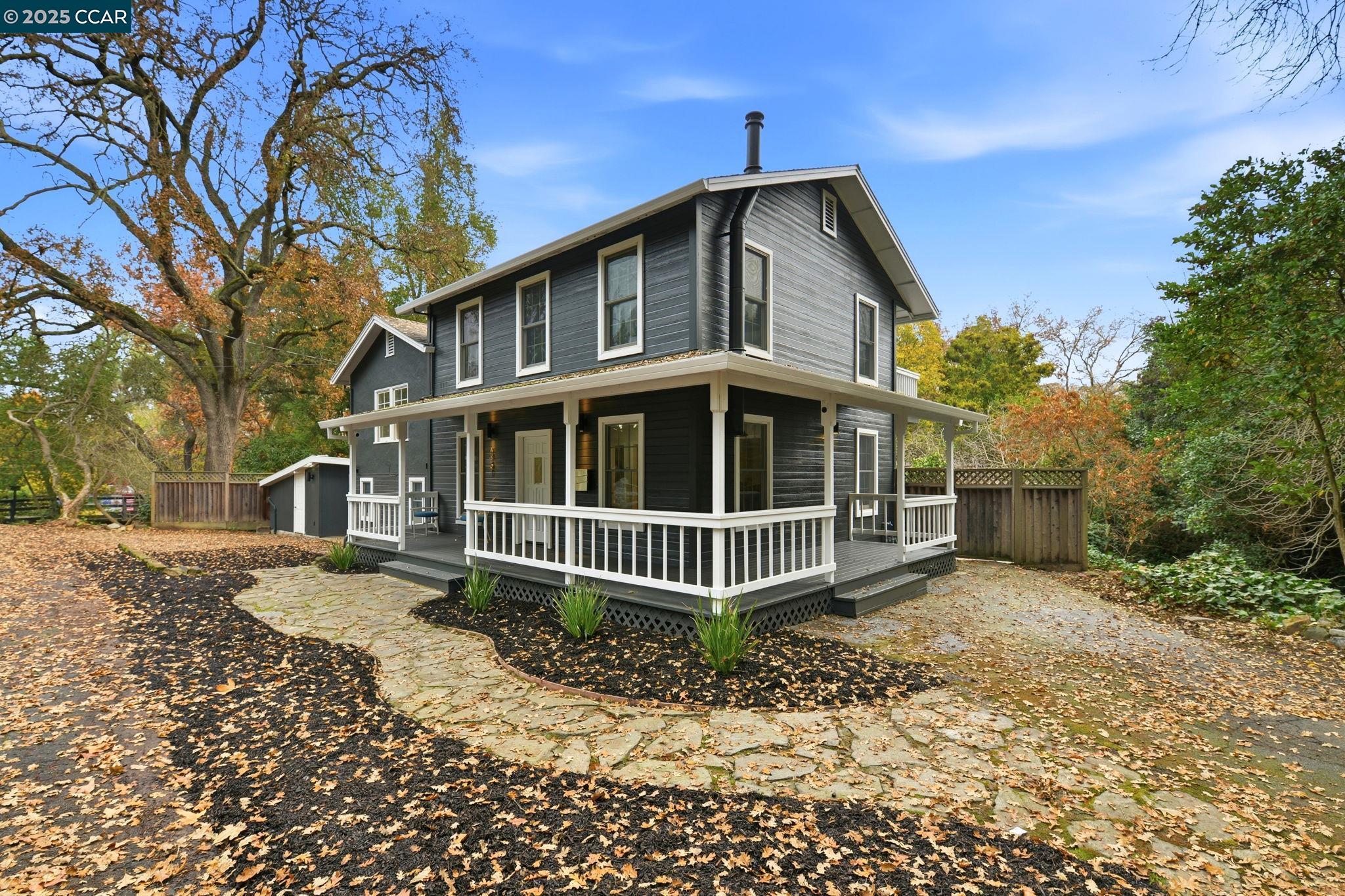 Detail Gallery Image 2 of 42 For 4461 Alhambra Way, Martinez,  CA 94553 - 3 Beds | 2/1 Baths