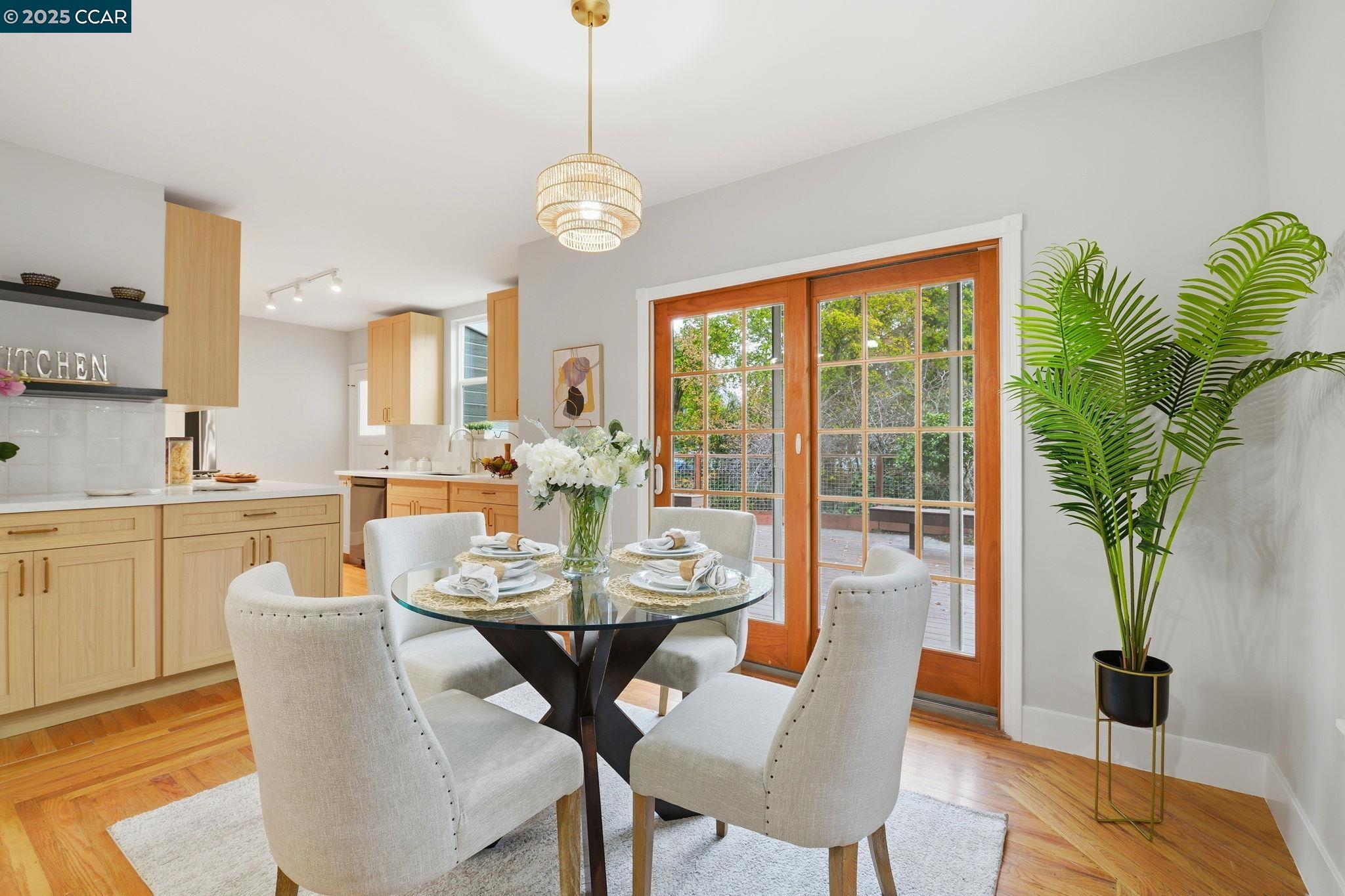 Detail Gallery Image 14 of 42 For 4461 Alhambra Way, Martinez,  CA 94553 - 3 Beds | 2/1 Baths