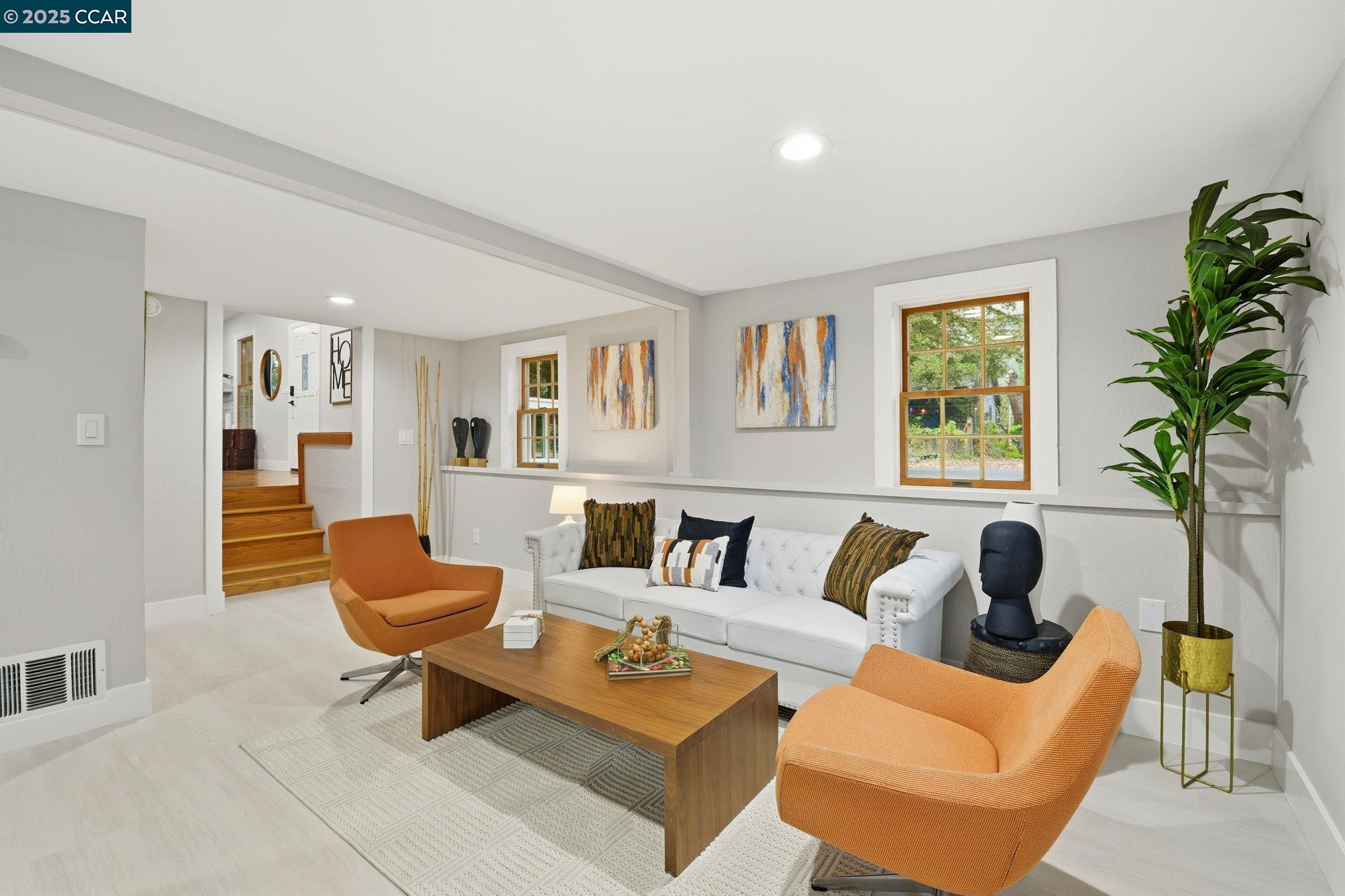 Detail Gallery Image 8 of 42 For 4461 Alhambra Way, Martinez,  CA 94553 - 3 Beds | 2/1 Baths