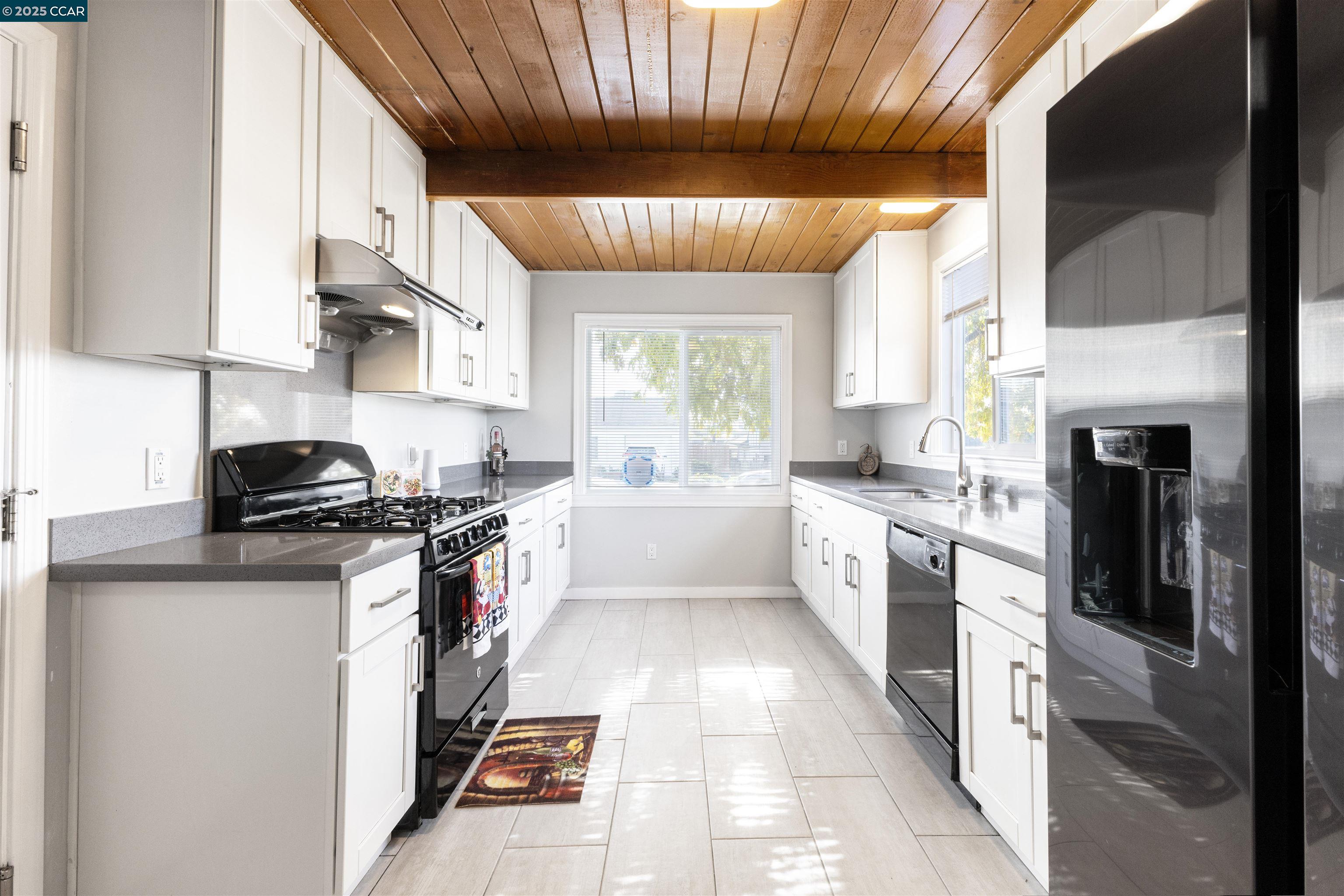 Detail Gallery Image 11 of 43 For 3141 Fairmede Dr, Richmond,  CA 94806 - 4 Beds | 2 Baths