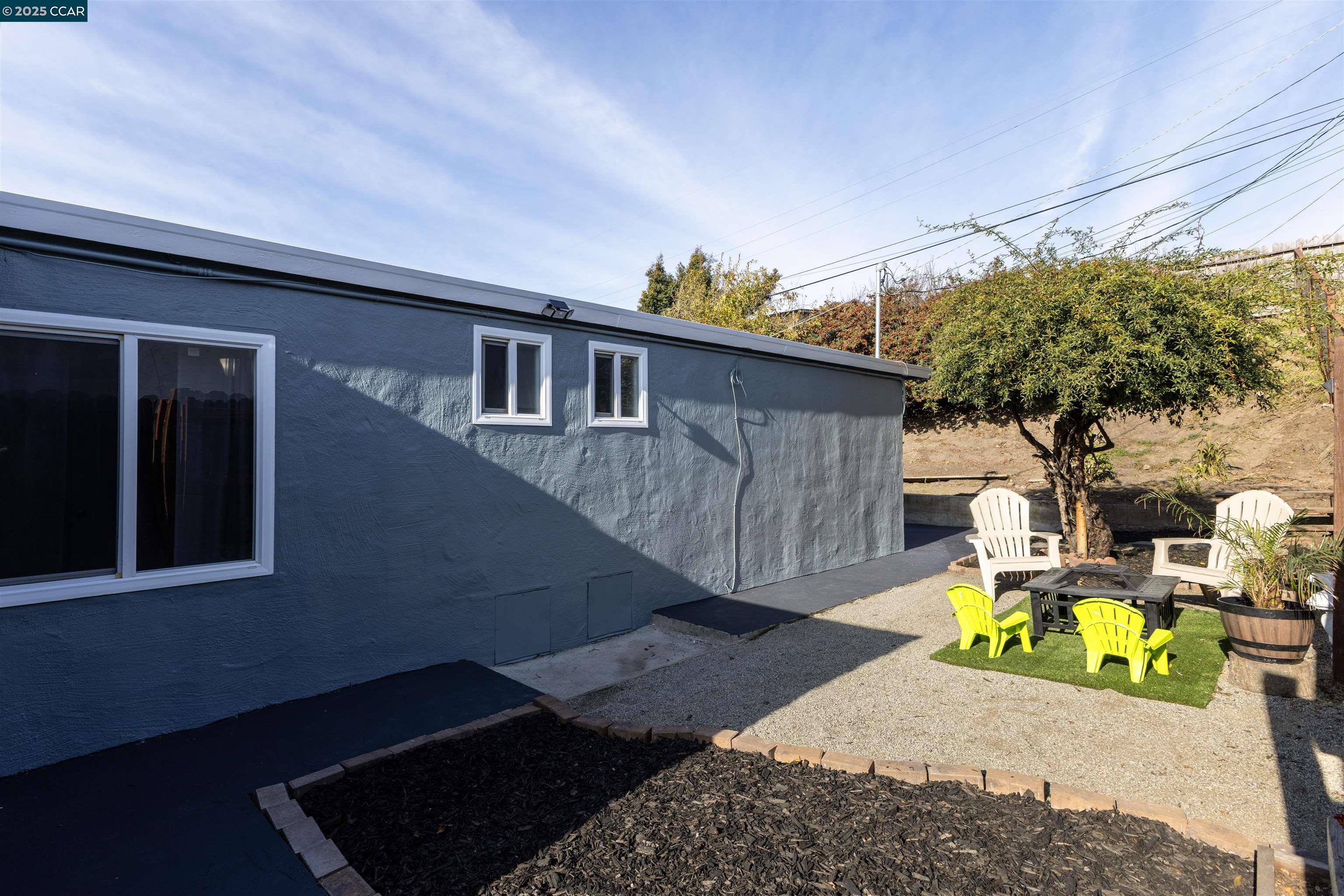 Detail Gallery Image 39 of 43 For 3141 Fairmede Dr, Richmond,  CA 94806 - 4 Beds | 2 Baths