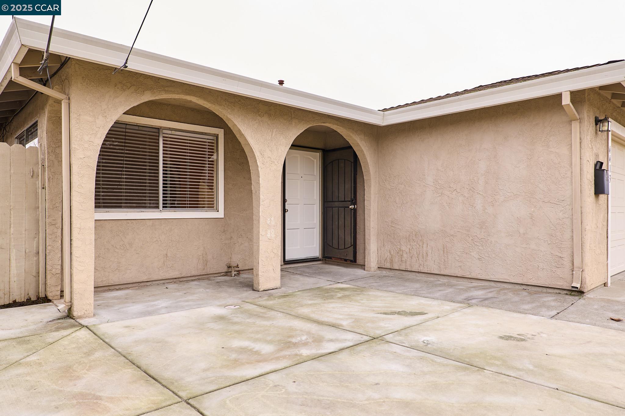 Detail Gallery Image 2 of 22 For 4413 76th St, Sacramento,  CA 95820 - 3 Beds | 2 Baths