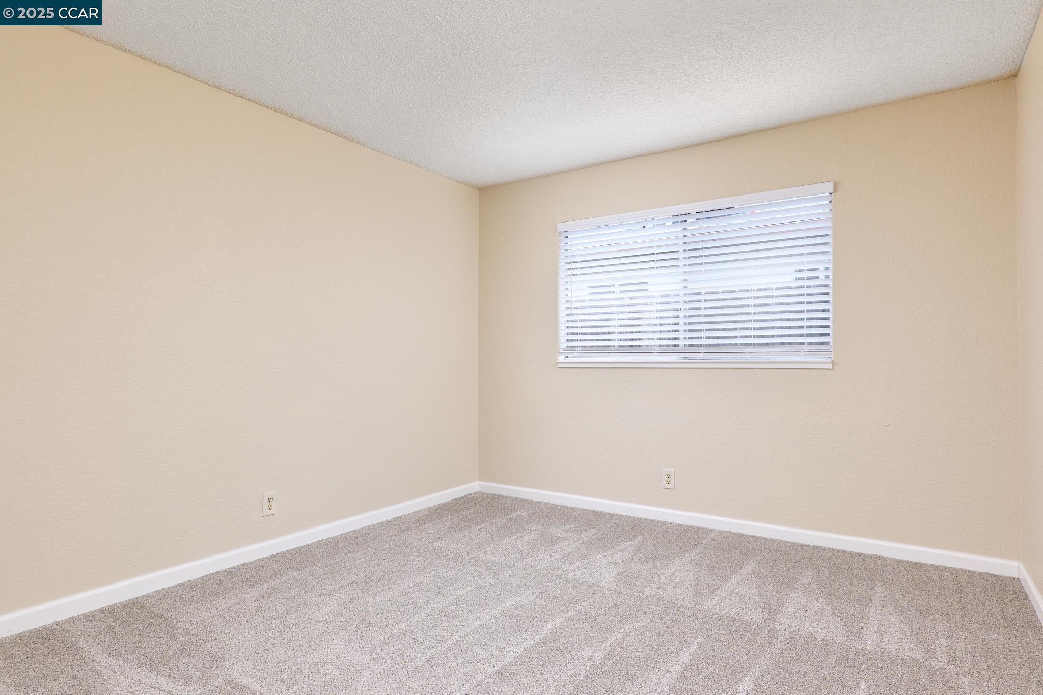 Detail Gallery Image 12 of 22 For 4413 76th St, Sacramento,  CA 95820 - 3 Beds | 2 Baths