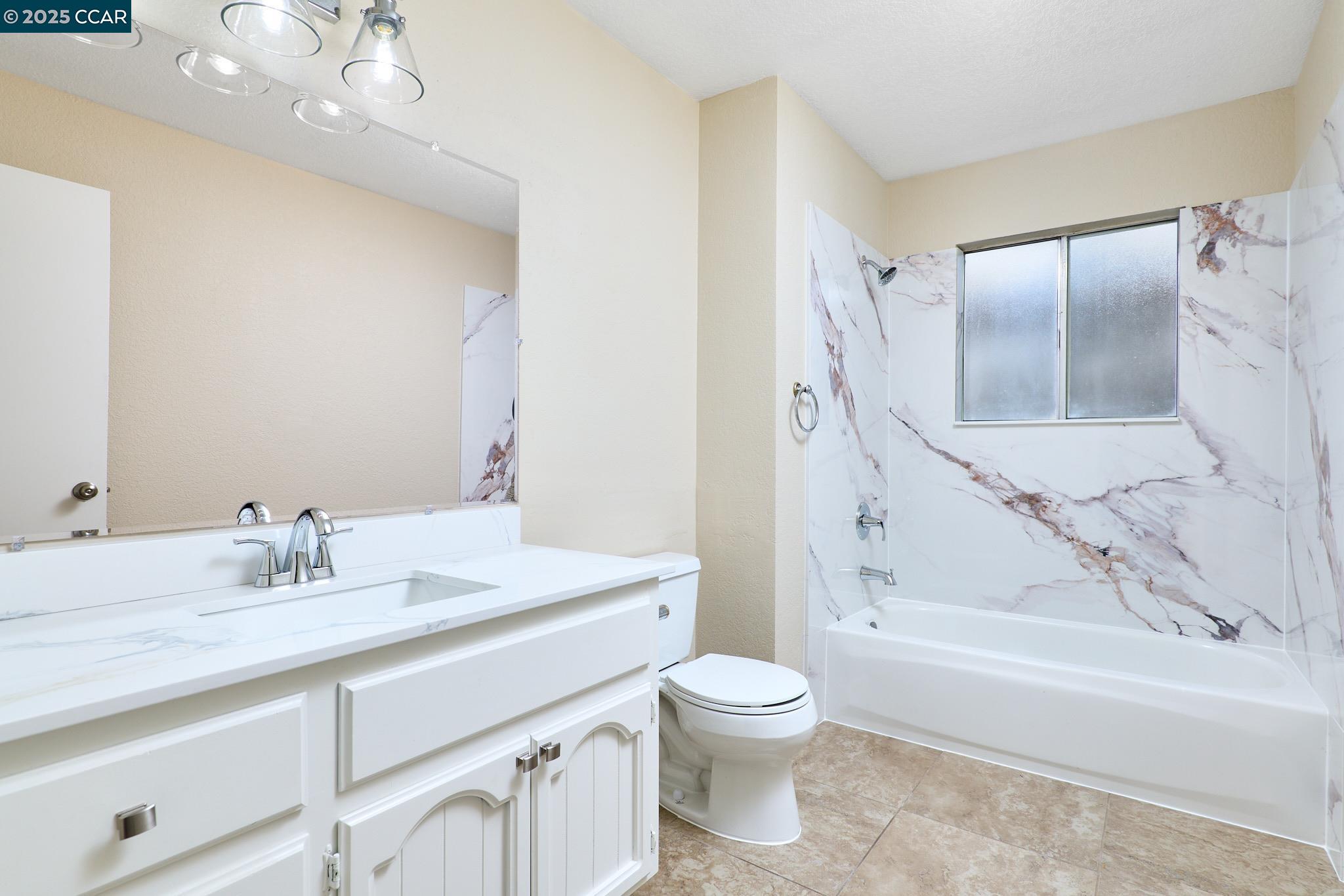 Detail Gallery Image 6 of 22 For 4413 76th St, Sacramento,  CA 95820 - 3 Beds | 2 Baths