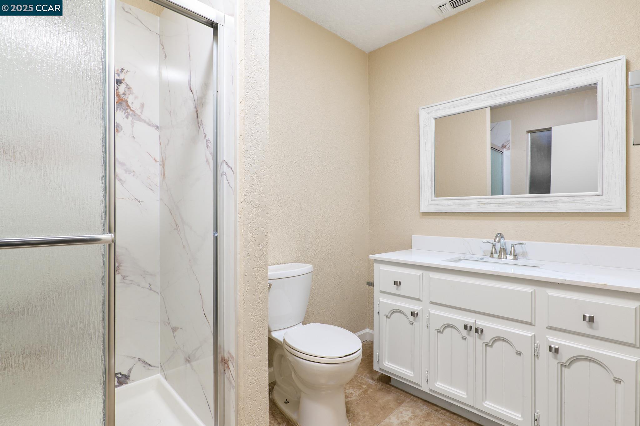 Detail Gallery Image 7 of 22 For 4413 76th St, Sacramento,  CA 95820 - 3 Beds | 2 Baths