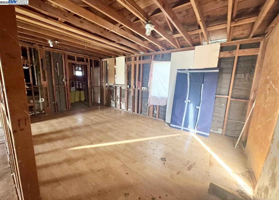 Detail Gallery Image 5 of 16 For 2147 Murphy Dr, San Pablo,  CA 94806 - 3 Beds | 2 Baths