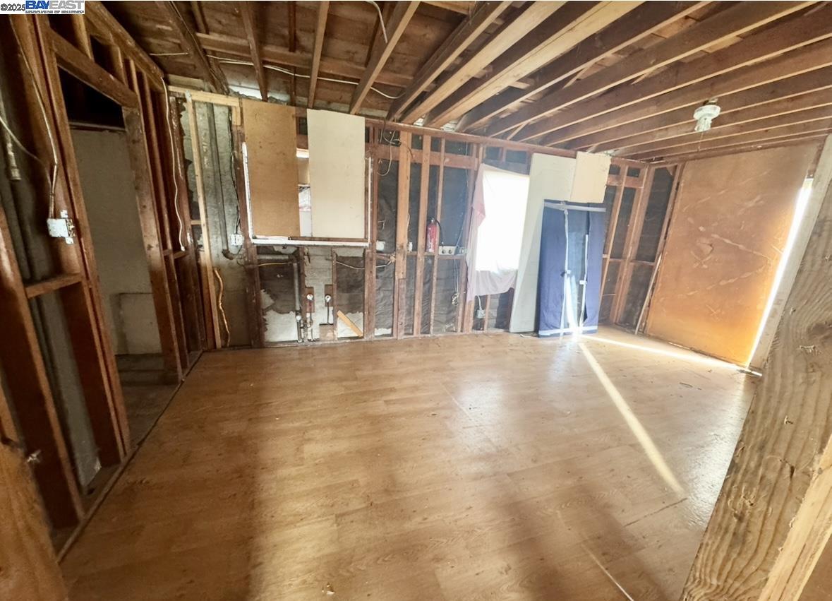 Detail Gallery Image 6 of 16 For 2147 Murphy Dr, San Pablo,  CA 94806 - 3 Beds | 2 Baths