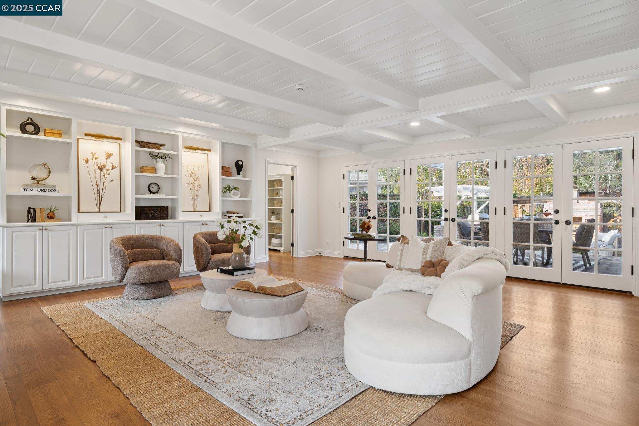 Detail Gallery Image 2 of 60 For 104 Van Ripper Ln, Orinda,  CA 94563 - 6 Beds | 4/1 Baths