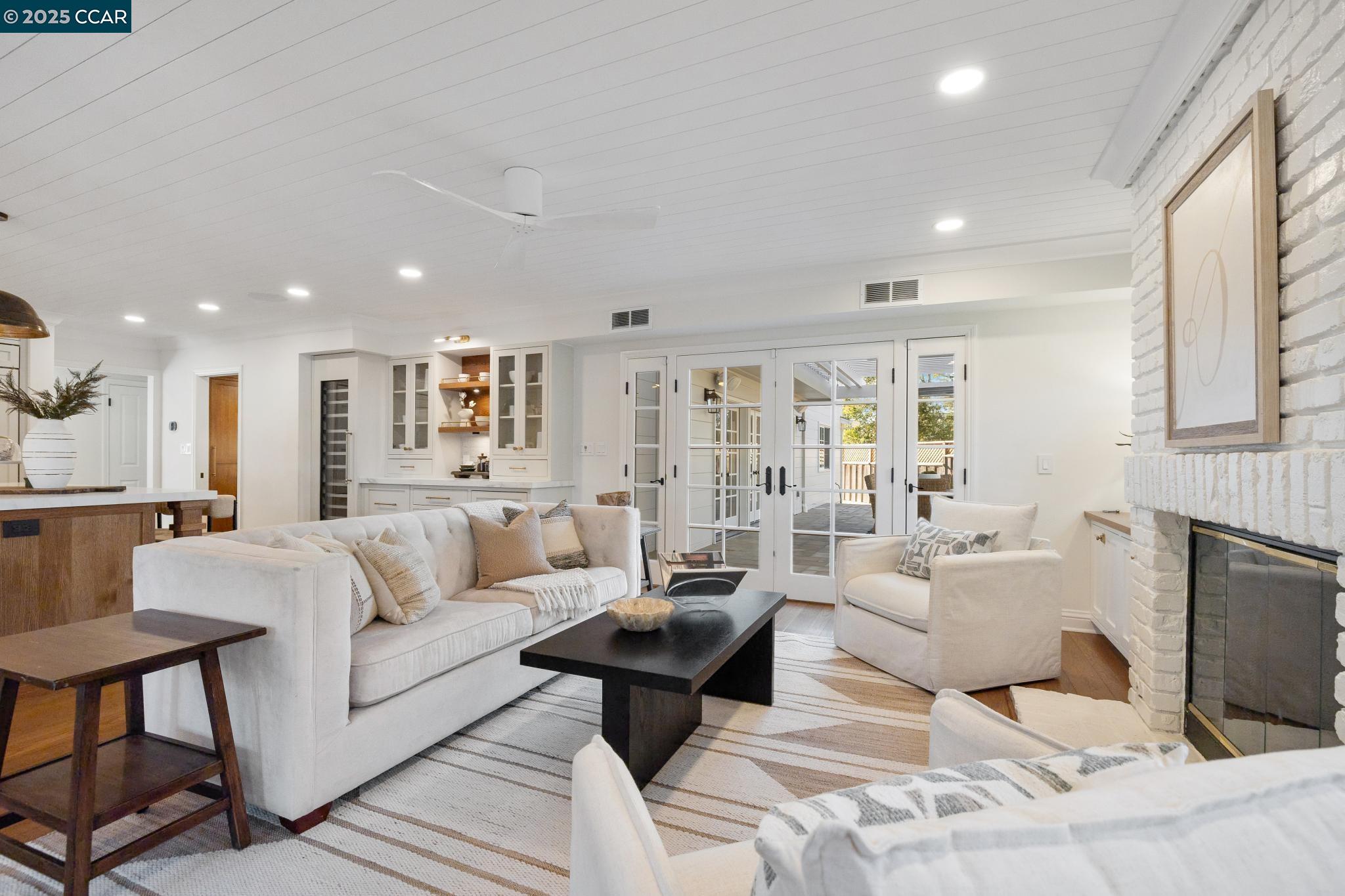 Detail Gallery Image 16 of 60 For 104 Van Ripper Ln, Orinda,  CA 94563 - 6 Beds | 4/1 Baths