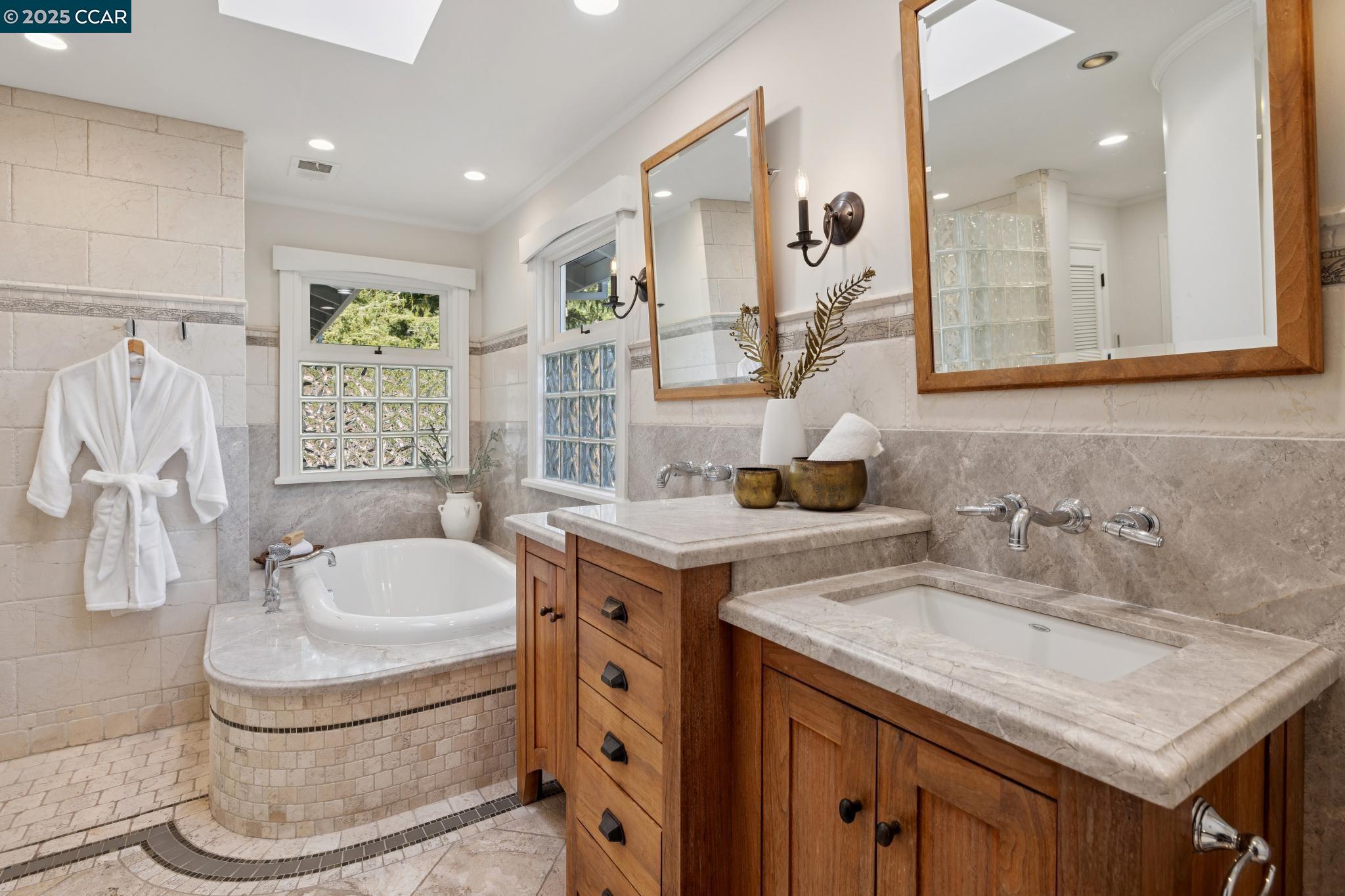 Detail Gallery Image 31 of 60 For 104 Van Ripper Ln, Orinda,  CA 94563 - 6 Beds | 4/1 Baths