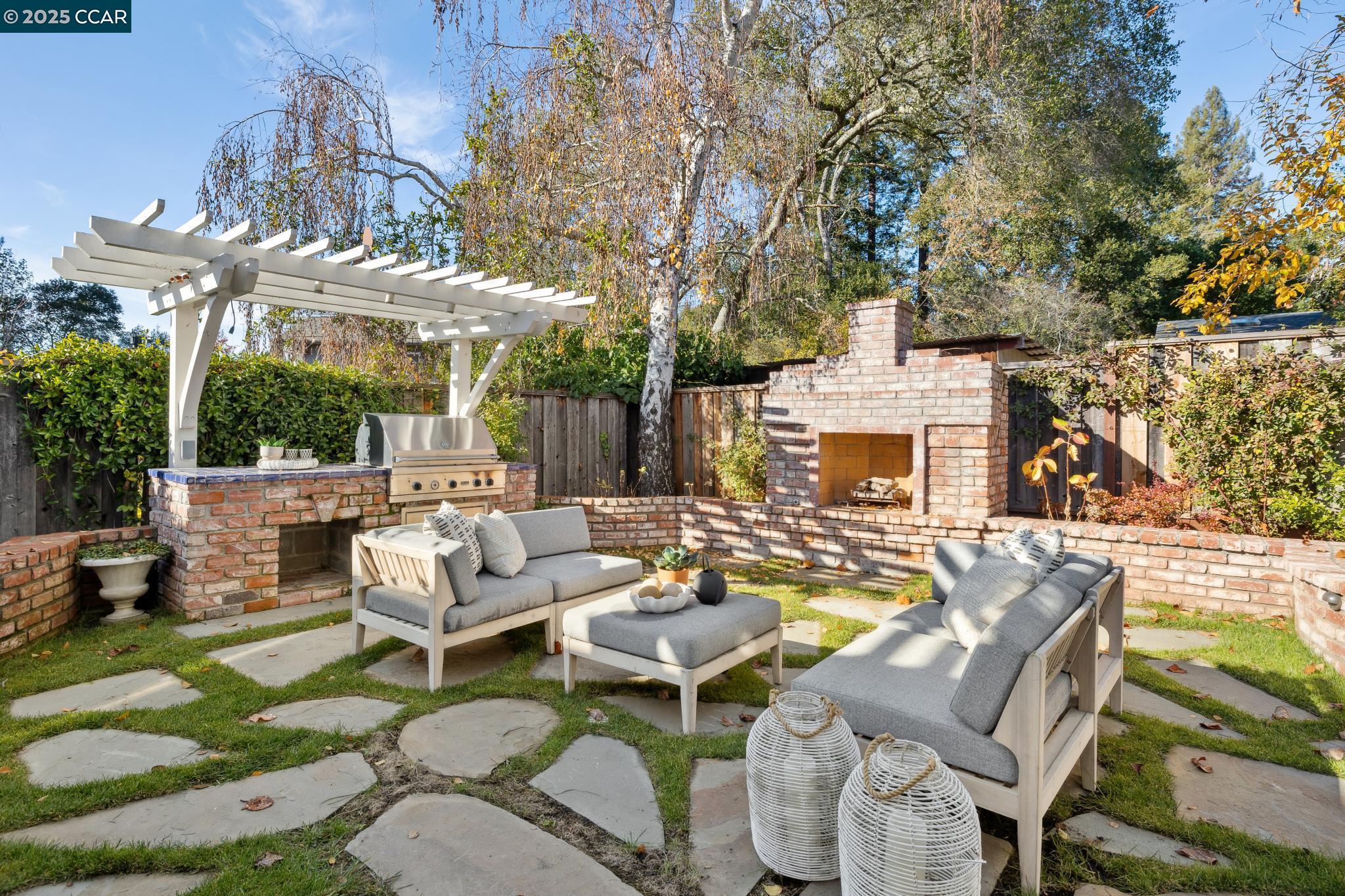 Detail Gallery Image 49 of 60 For 104 Van Ripper Ln, Orinda,  CA 94563 - 6 Beds | 4/1 Baths