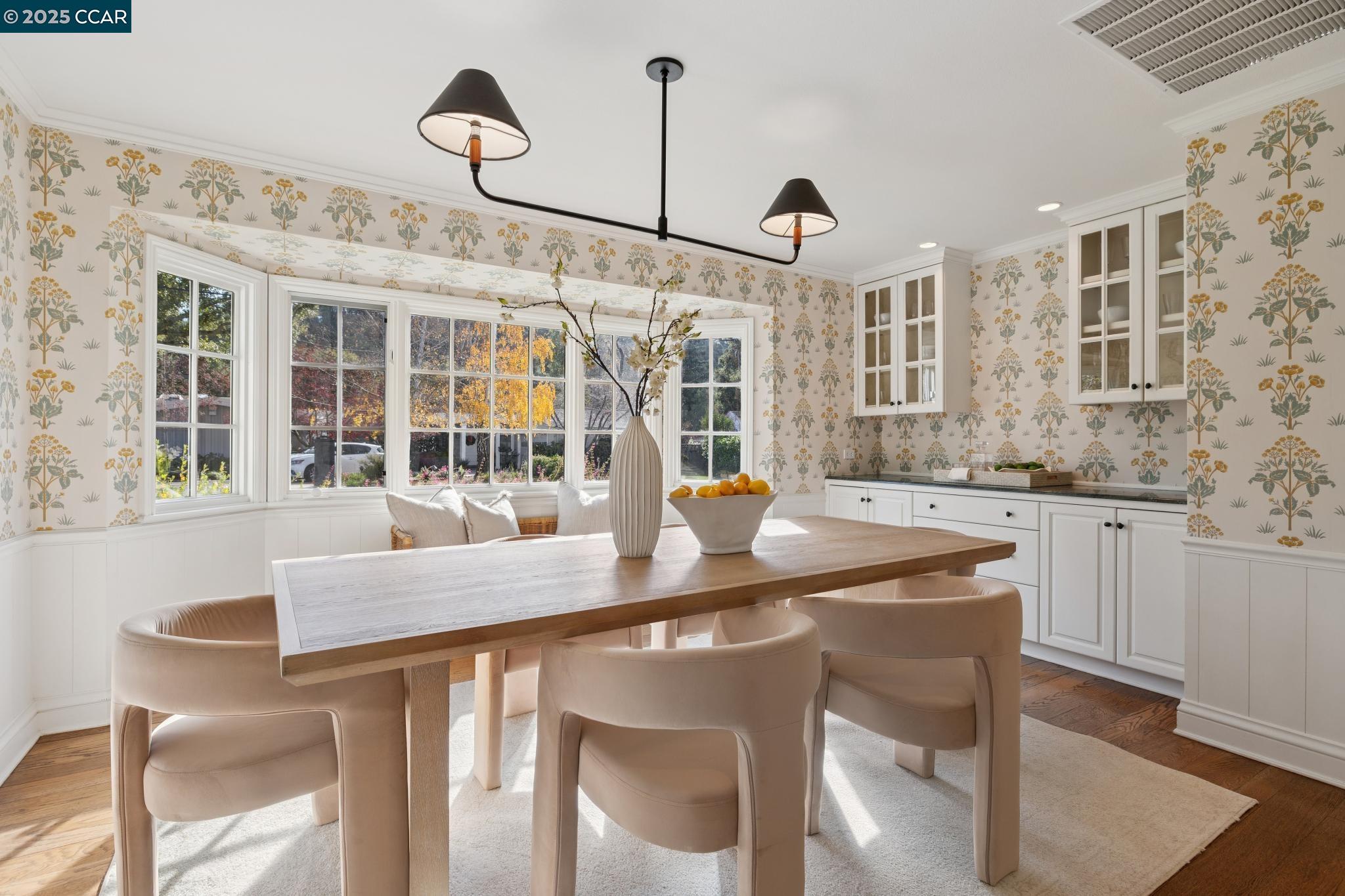 Detail Gallery Image 7 of 60 For 104 Van Ripper Ln, Orinda,  CA 94563 - 6 Beds | 4/1 Baths