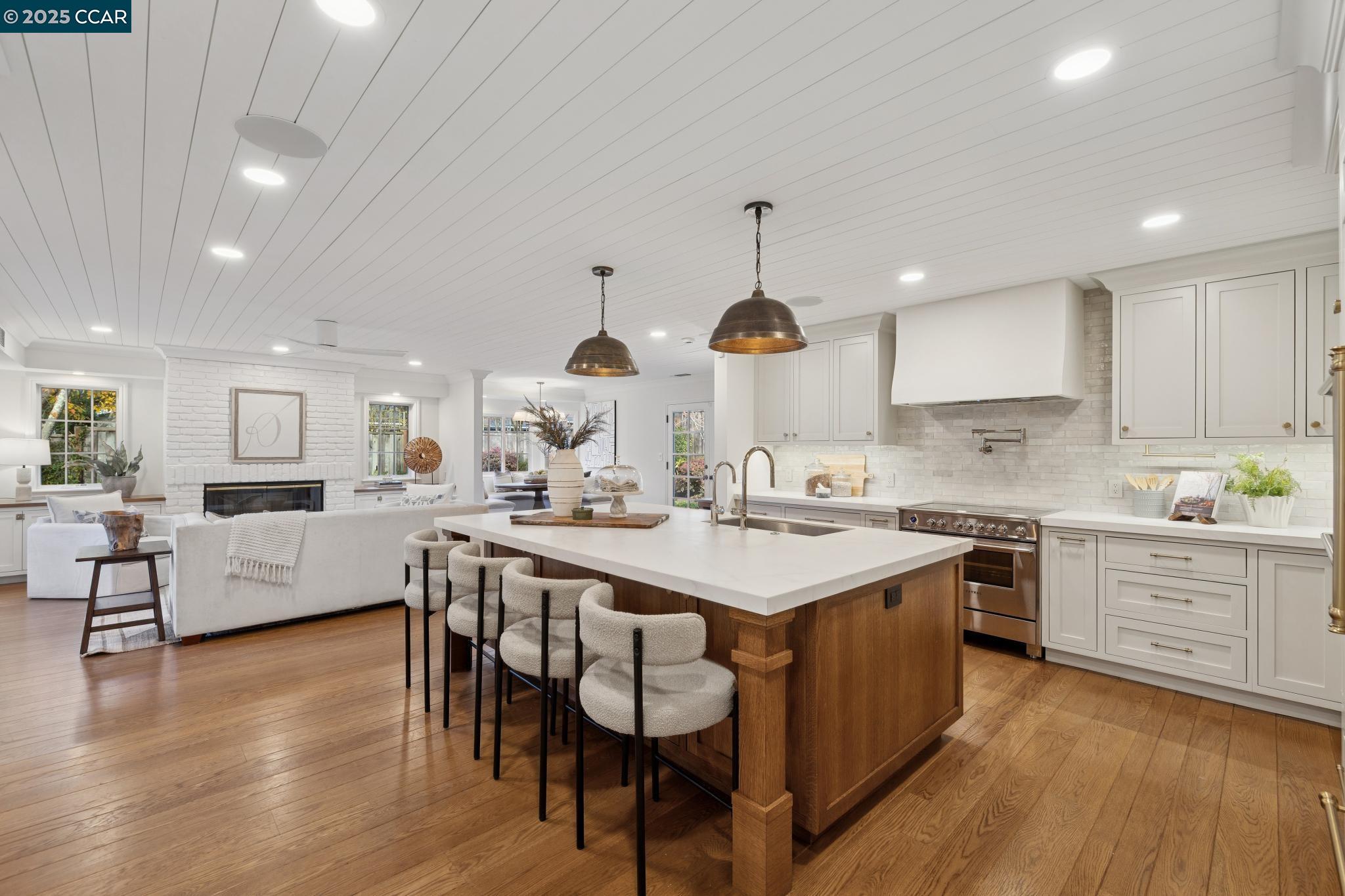 Detail Gallery Image 9 of 60 For 104 Van Ripper Ln, Orinda,  CA 94563 - 6 Beds | 4/1 Baths