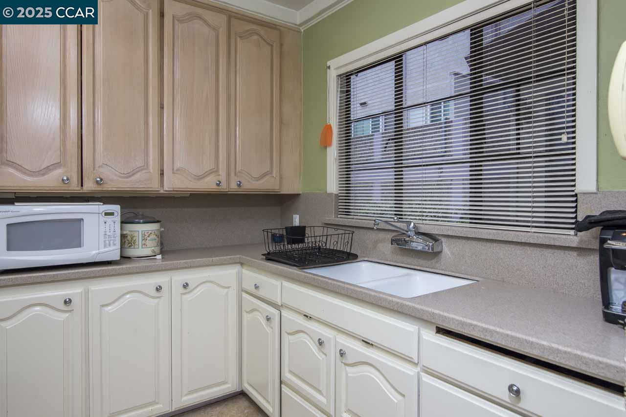 Detail Gallery Image 9 of 30 For Carmel Dr 1 and 2,  Walnut Creek,  CA 94596 - 3 Beds | 2 Baths