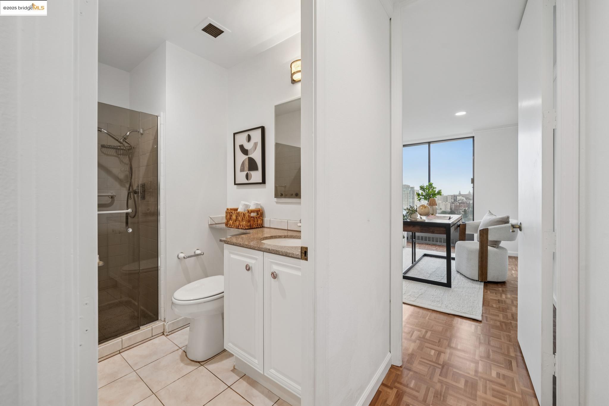 Detail Gallery Image 19 of 42 For 565 Bellevue Ave. #1502,  Oakland,  CA 94610 - 2 Beds | 2 Baths