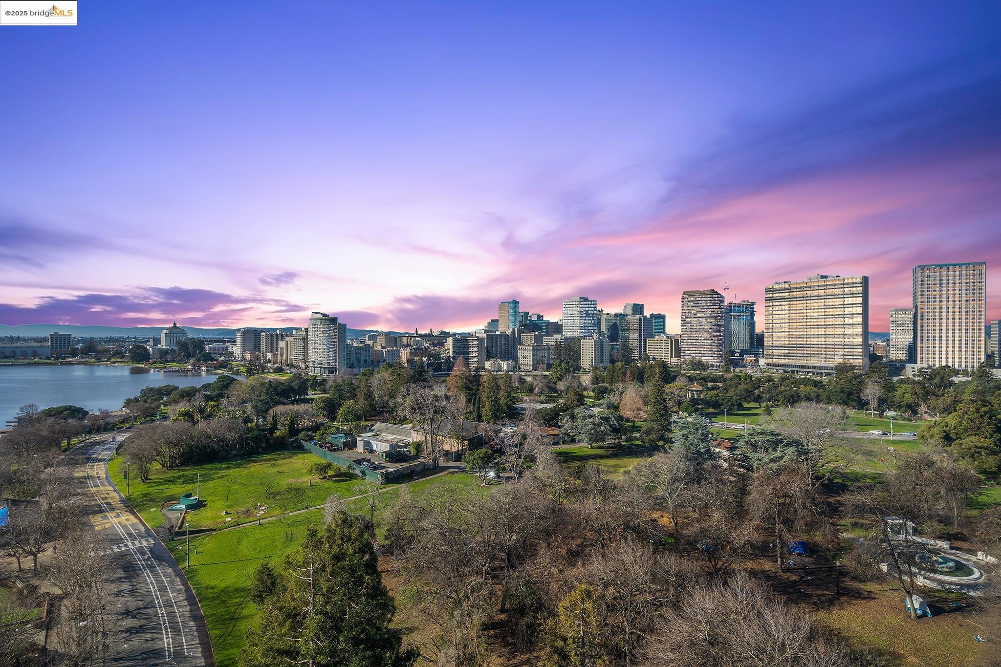 Detail Gallery Image 30 of 42 For 565 Bellevue Ave. #1502,  Oakland,  CA 94610 - 2 Beds | 2 Baths