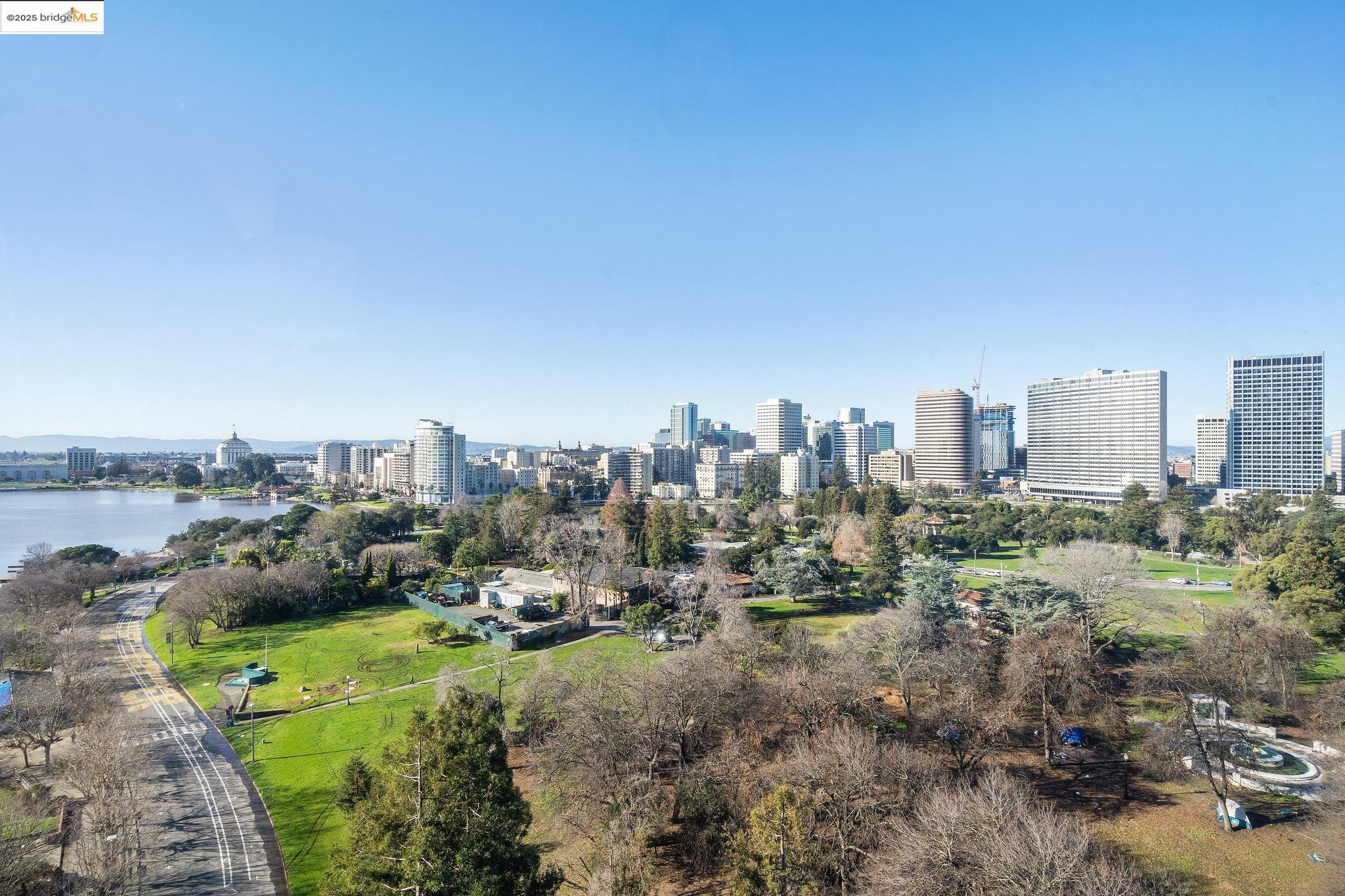 Detail Gallery Image 31 of 42 For 565 Bellevue Ave. #1502,  Oakland,  CA 94610 - 2 Beds | 2 Baths