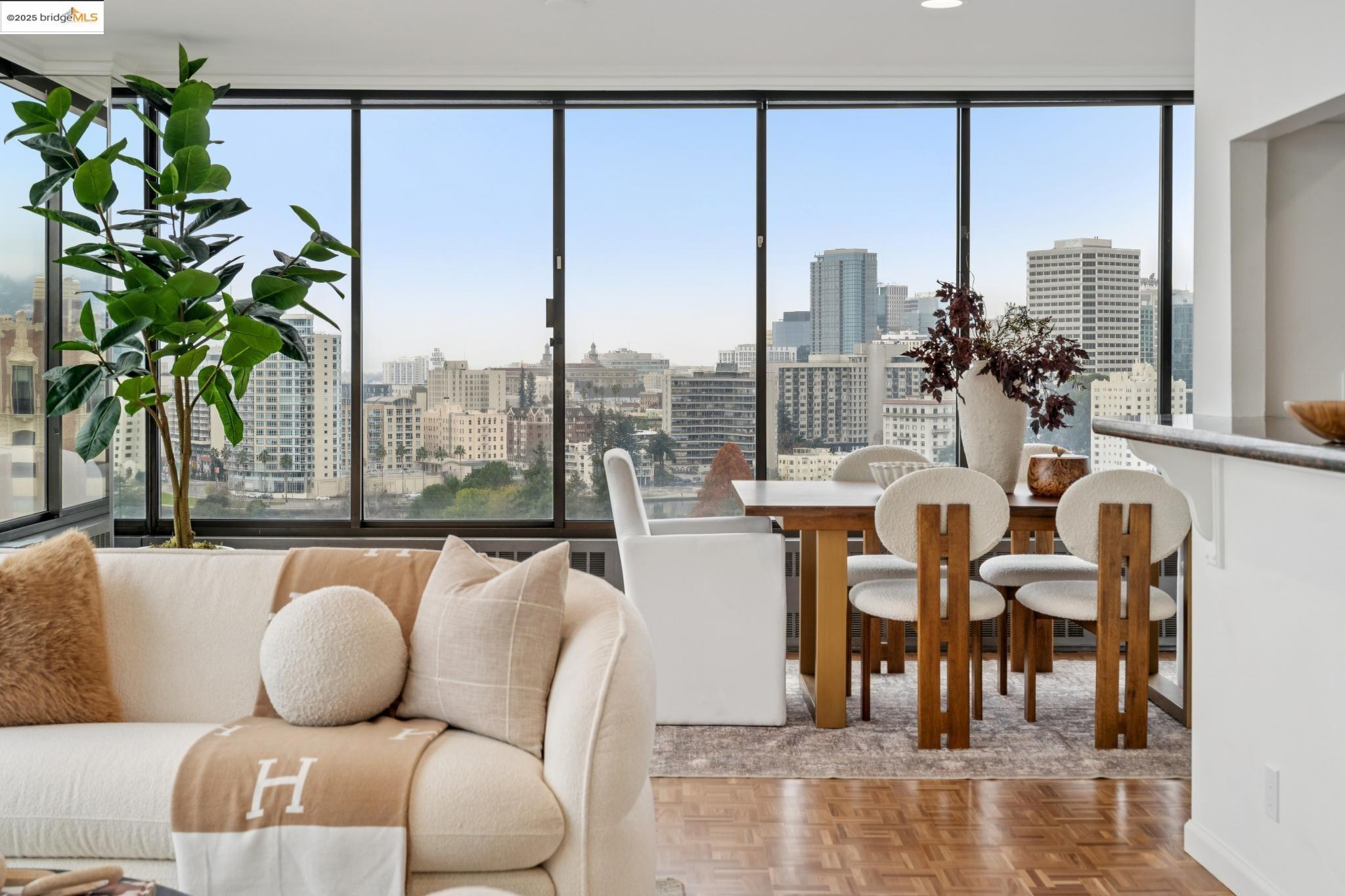 Detail Gallery Image 5 of 42 For 565 Bellevue Ave. #1502,  Oakland,  CA 94610 - 2 Beds | 2 Baths